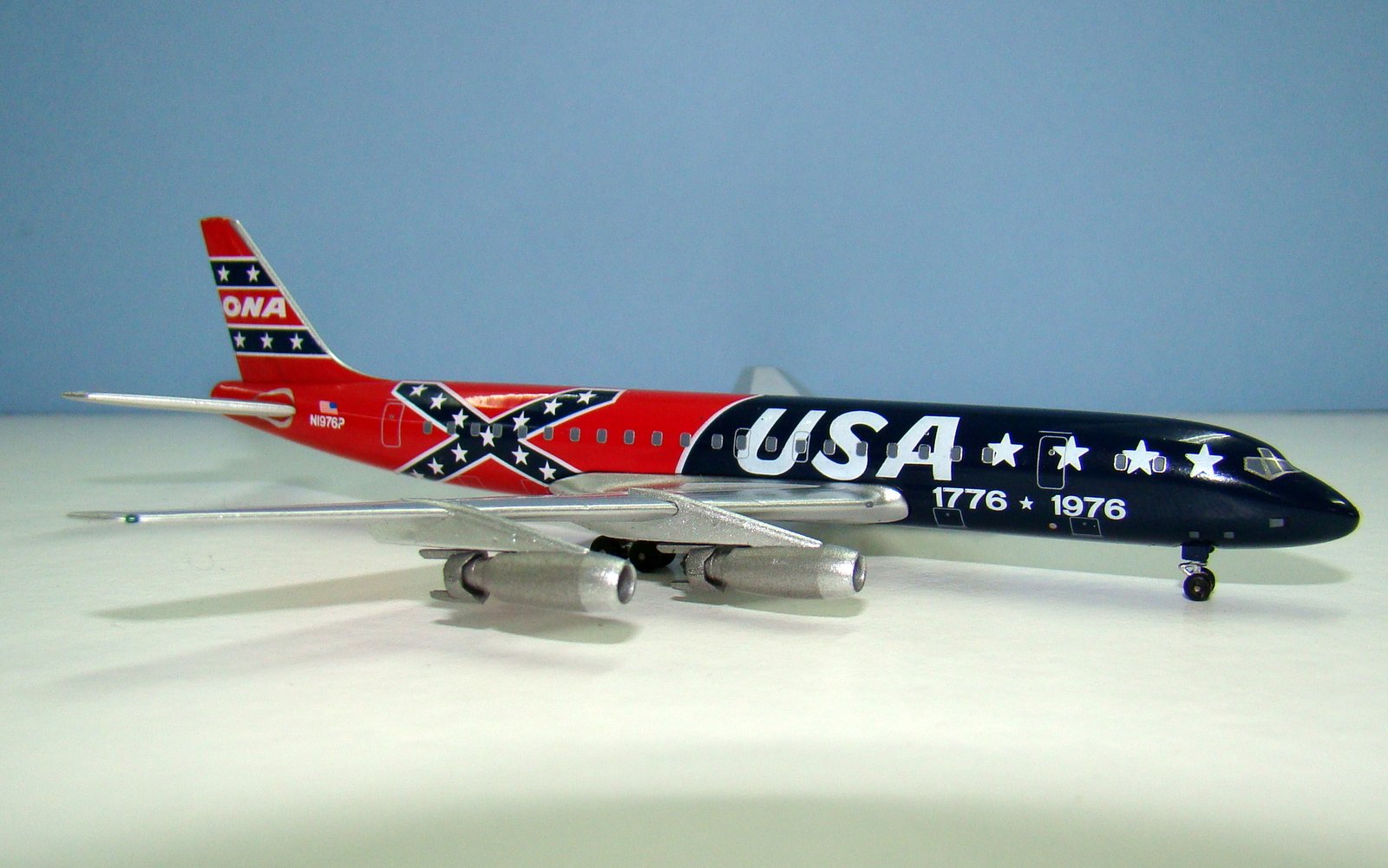Overseas National Airways Douglas DC-8-21 N1976P Aeroclassics 1:400 Scale Model Airliner