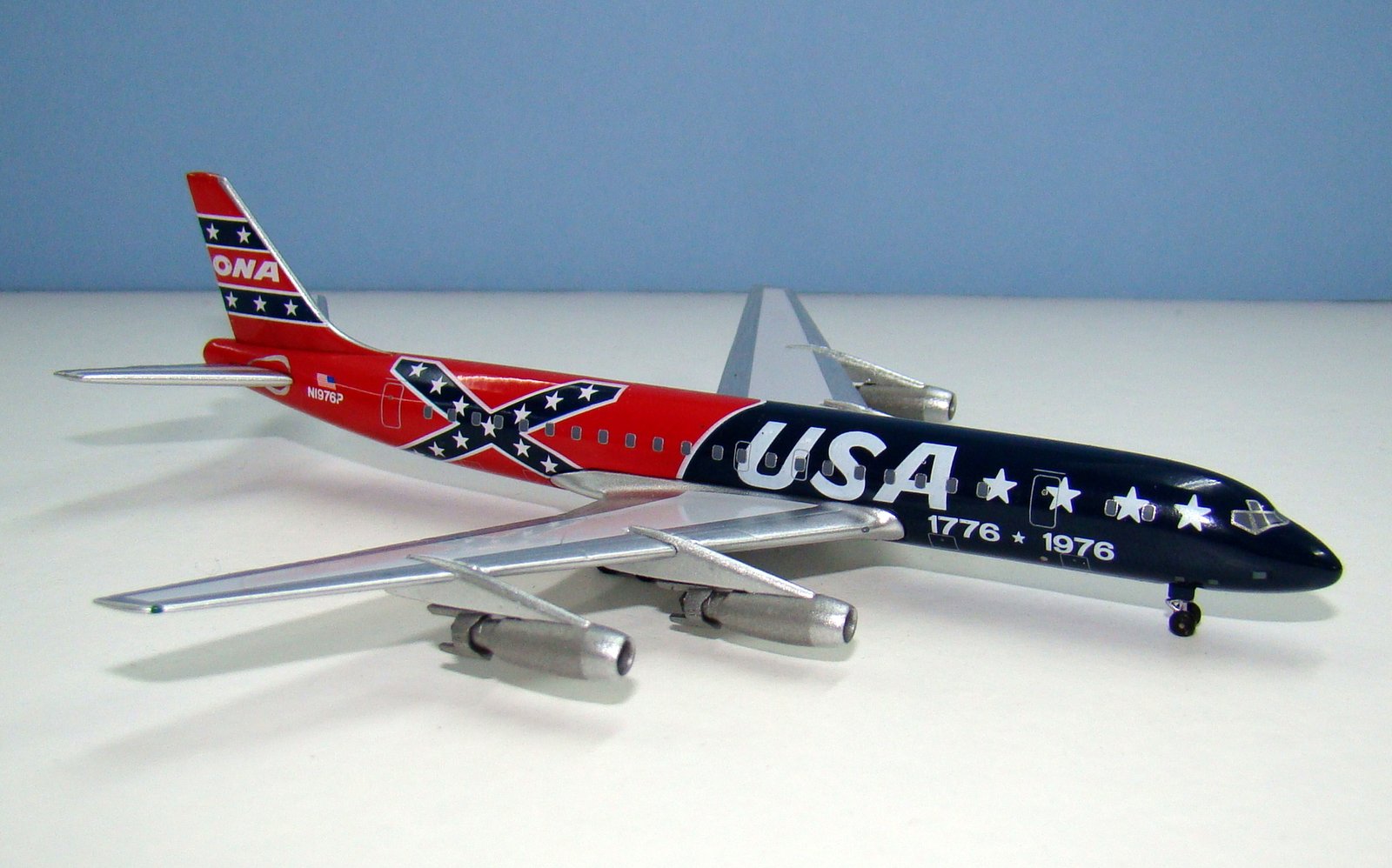 Overseas National Airways Douglas DC-8-21 N1976P Aeroclassics 1:400 Scale Model Airliner