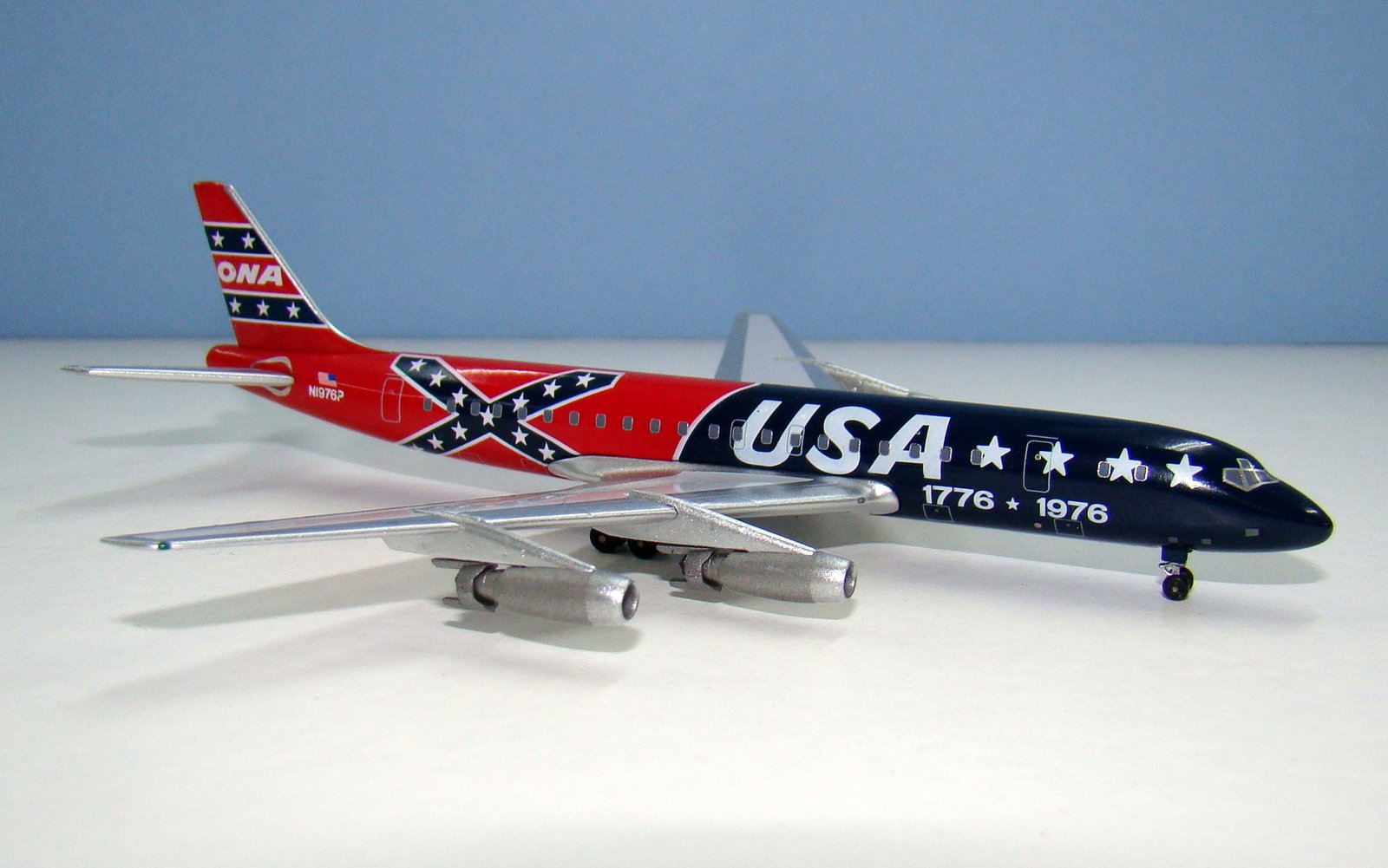 Overseas National Airways Douglas DC-8-21 N1976P Aeroclassics 1:400 Scale Model Airliner