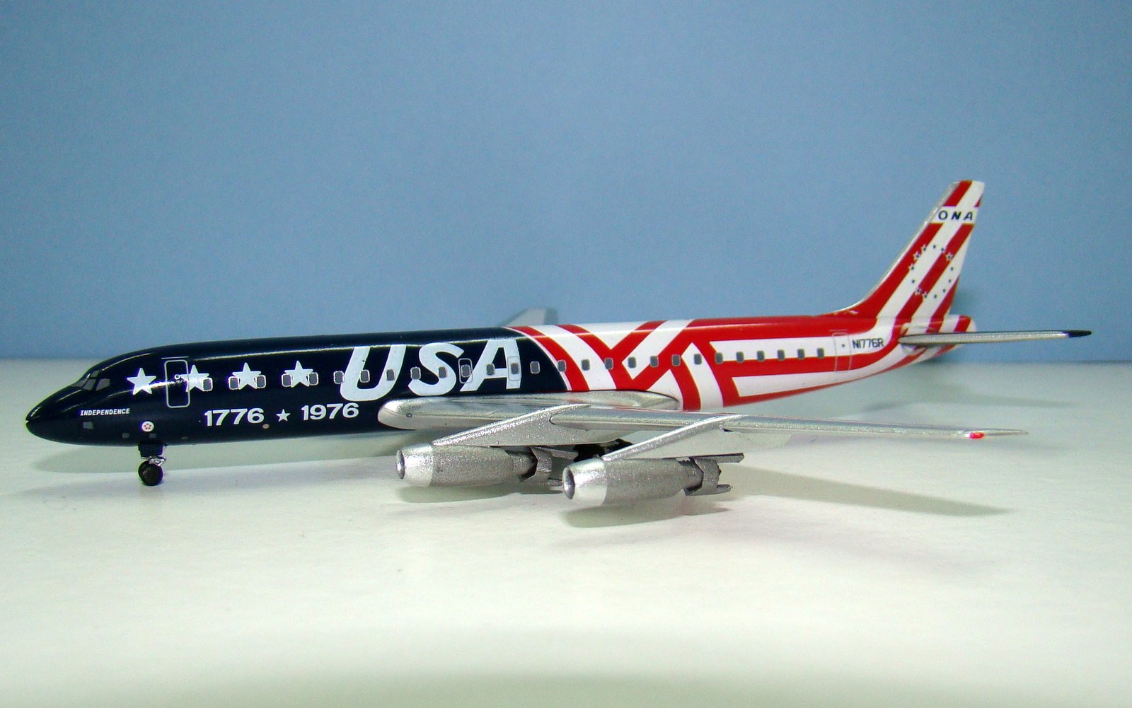 Overseas National Airways Douglas DC-8-32 N1776R Aeroclassics 1:400 Scale Model Airliner