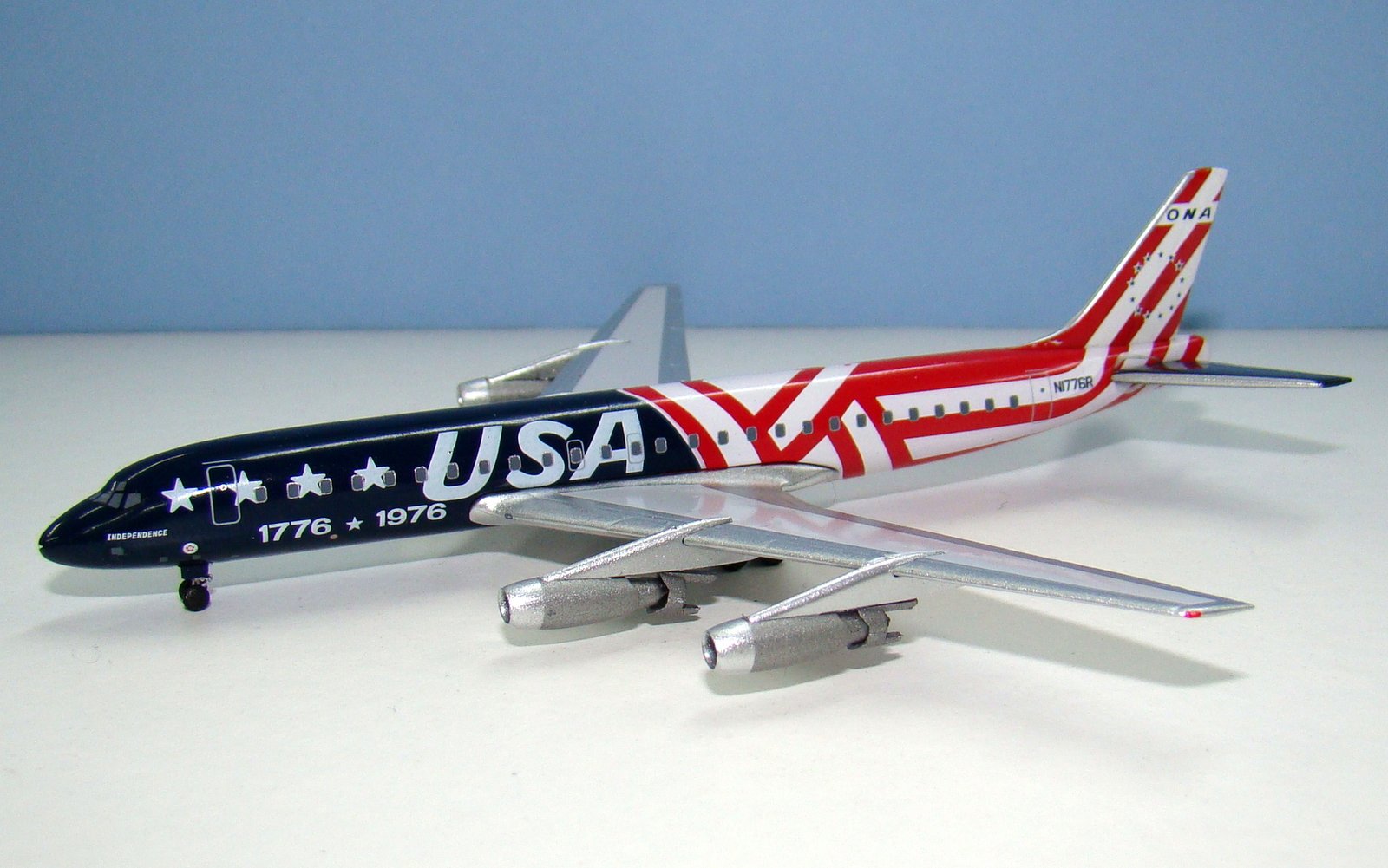 Overseas National Airways Douglas DC-8-32 N1776R Aeroclassics 1:400 Scale Model Airliner