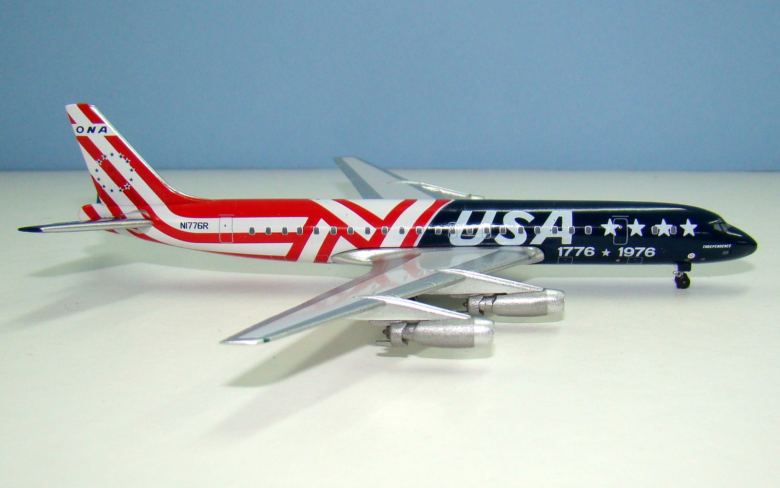 Overseas National Airways Douglas DC-8-32 N1776R Aeroclassics 1:400 Scale Model Airliner