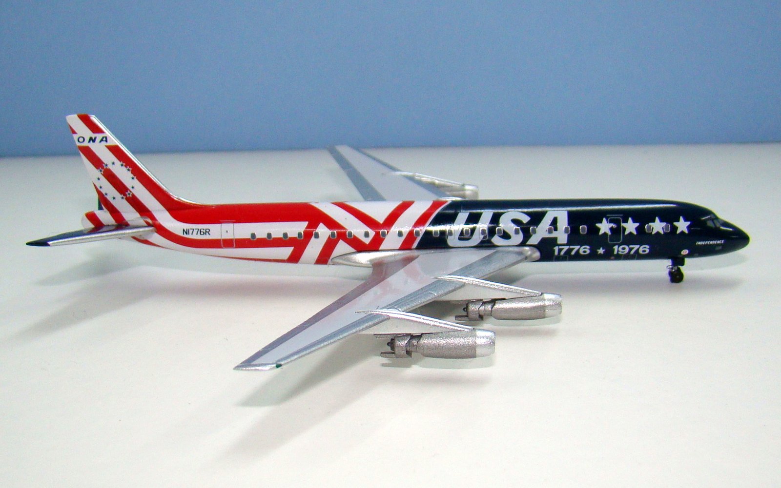 Overseas National Airways Douglas DC-8-32 N1776R Aeroclassics 1:400 Scale Model Airliner