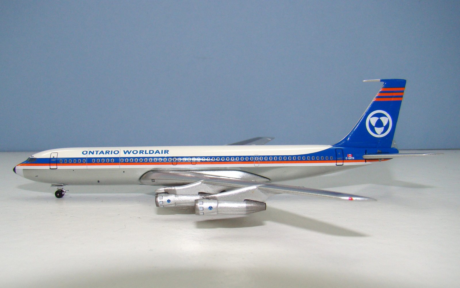 Ontario Worldair Boeing 707-338C C-GRYN Aeroclassics 1:400 Scale Model Airliner