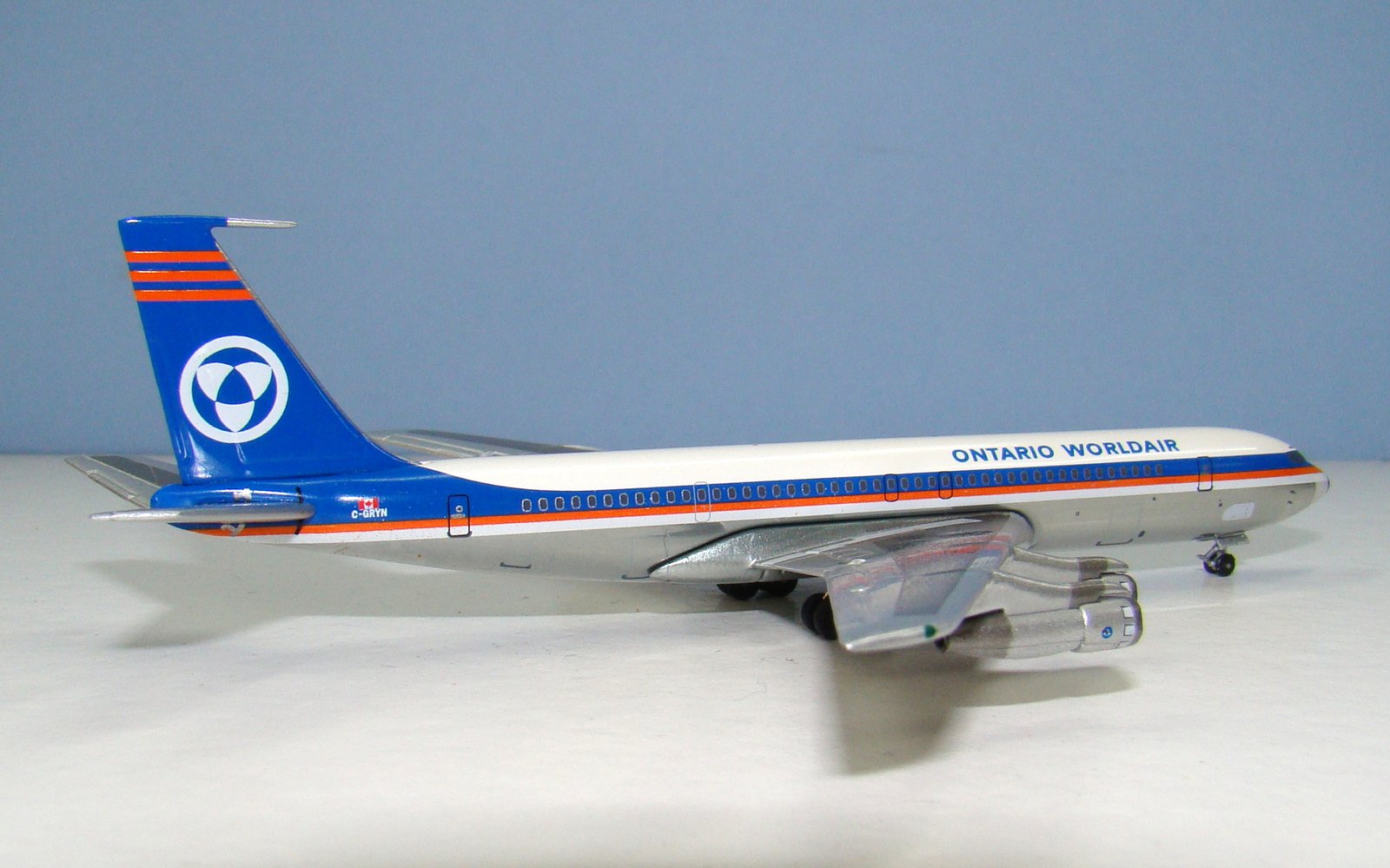 Ontario Worldair Boeing 707-338C C-GRYN Aeroclassics 1:400 Scale Model Airliner