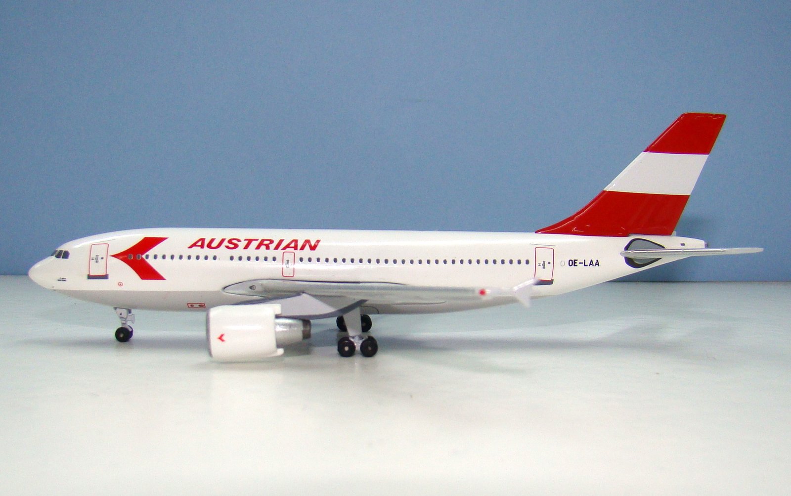 Austrian Airlines Airbus A310-324ET OE-LAA Aeroclassics 1:400 Scale Model Airliner