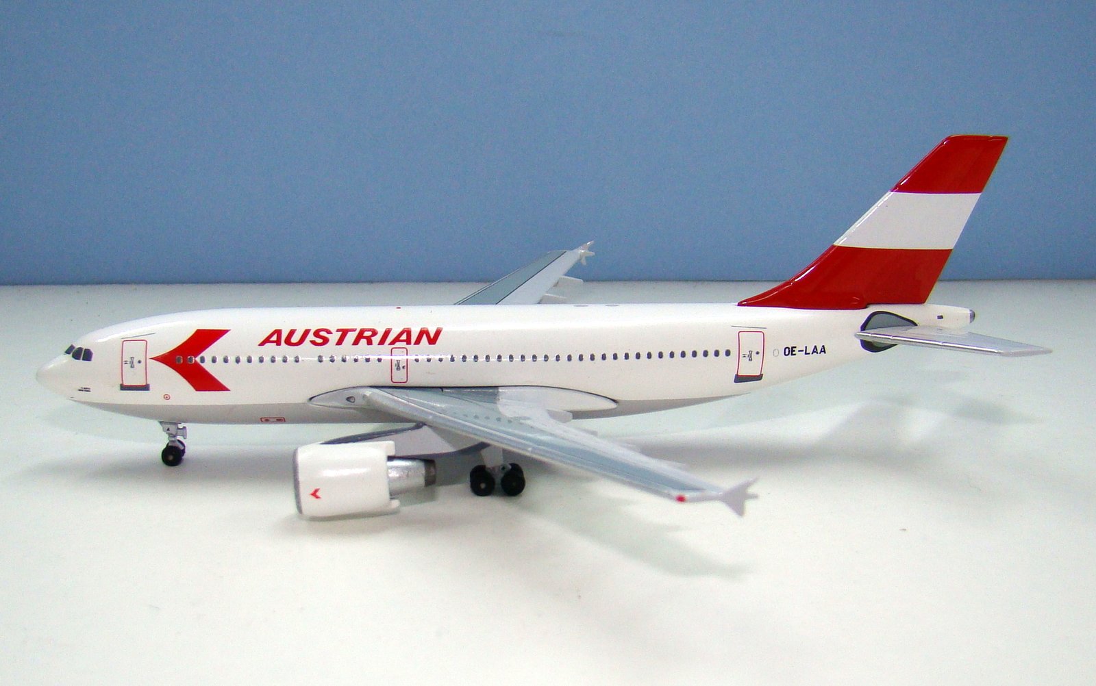 Austrian Airlines Airbus A310-324ET OE-LAA Aeroclassics 1:400 Scale Model Airliner