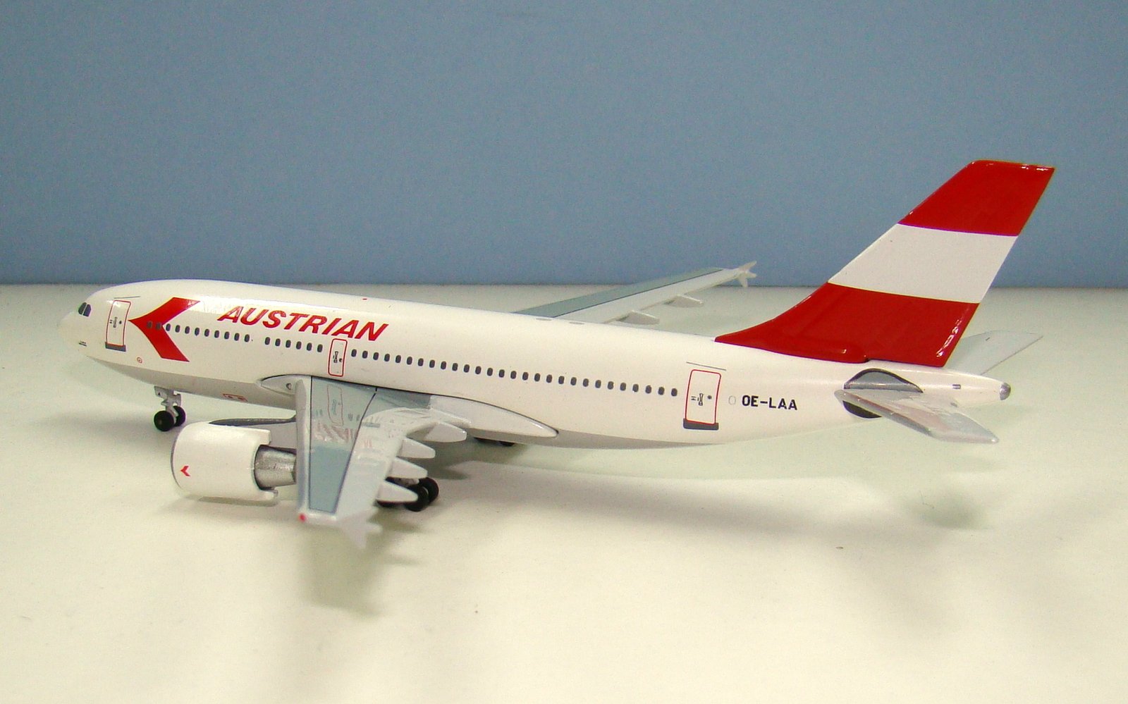 Austrian Airlines Airbus A310-324ET OE-LAA Aeroclassics 1:400 Scale Model Airliner