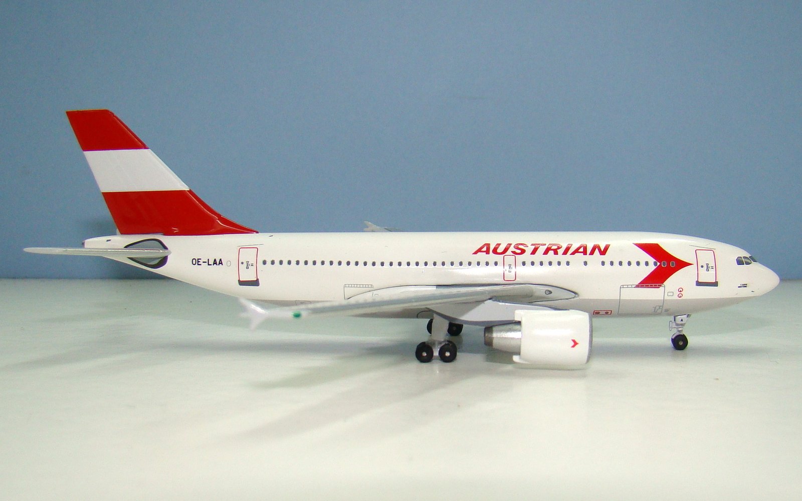 Austrian Airlines Airbus A310-324ET OE-LAA Aeroclassics 1:400 Scale Model Airliner