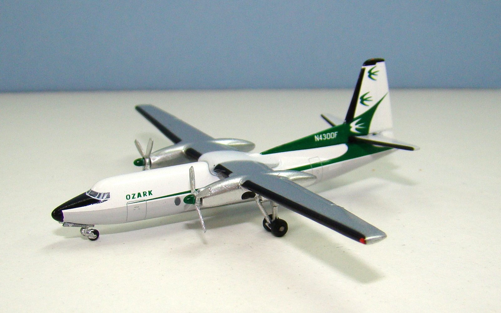 Ozark Air Lines Fairchild F-27 N4300F Aeroclassics 1:400 Scale Model Airliner