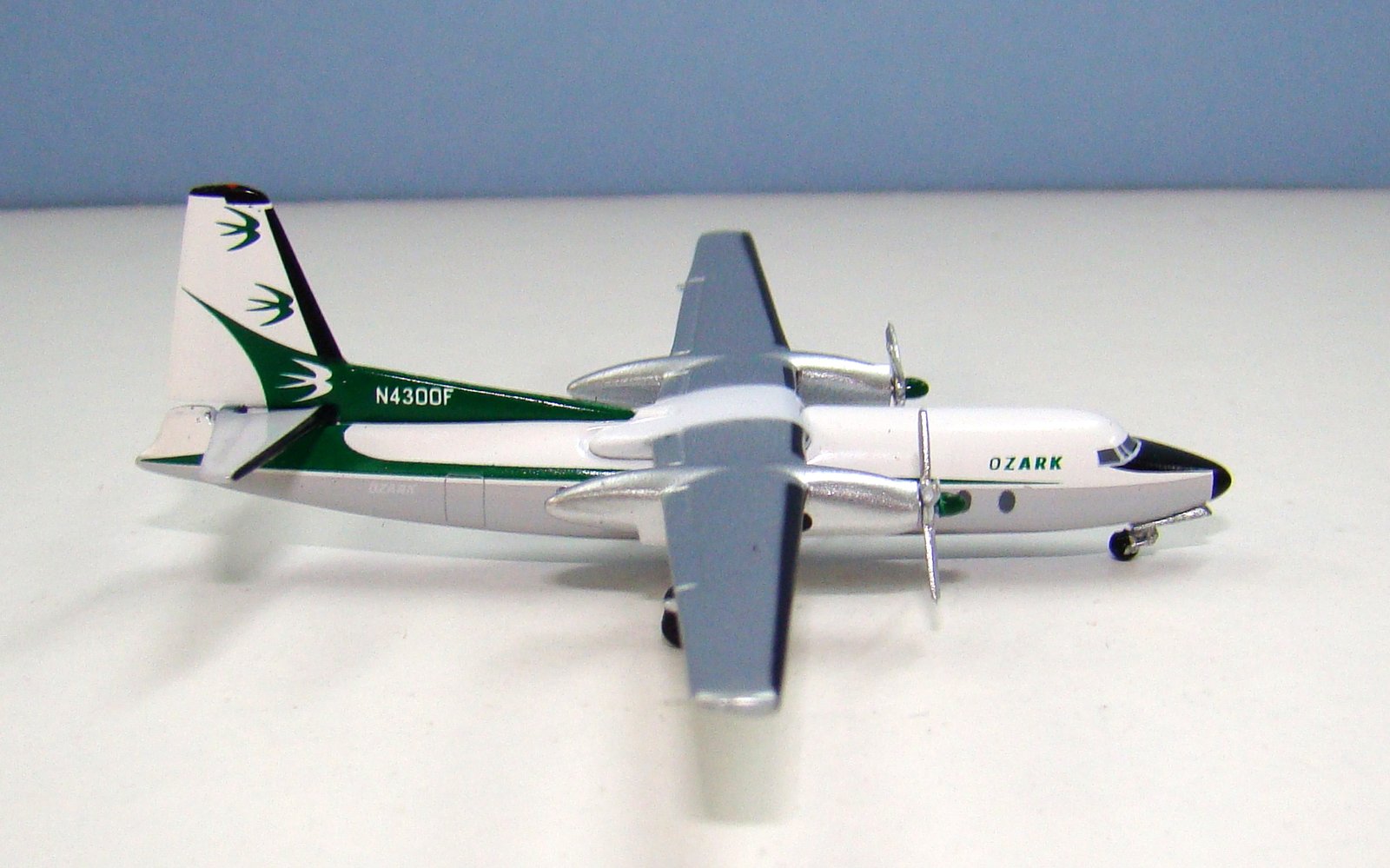 Ozark Air Lines Fairchild F-27 N4300F Aeroclassics 1:400 Scale Model Airliner