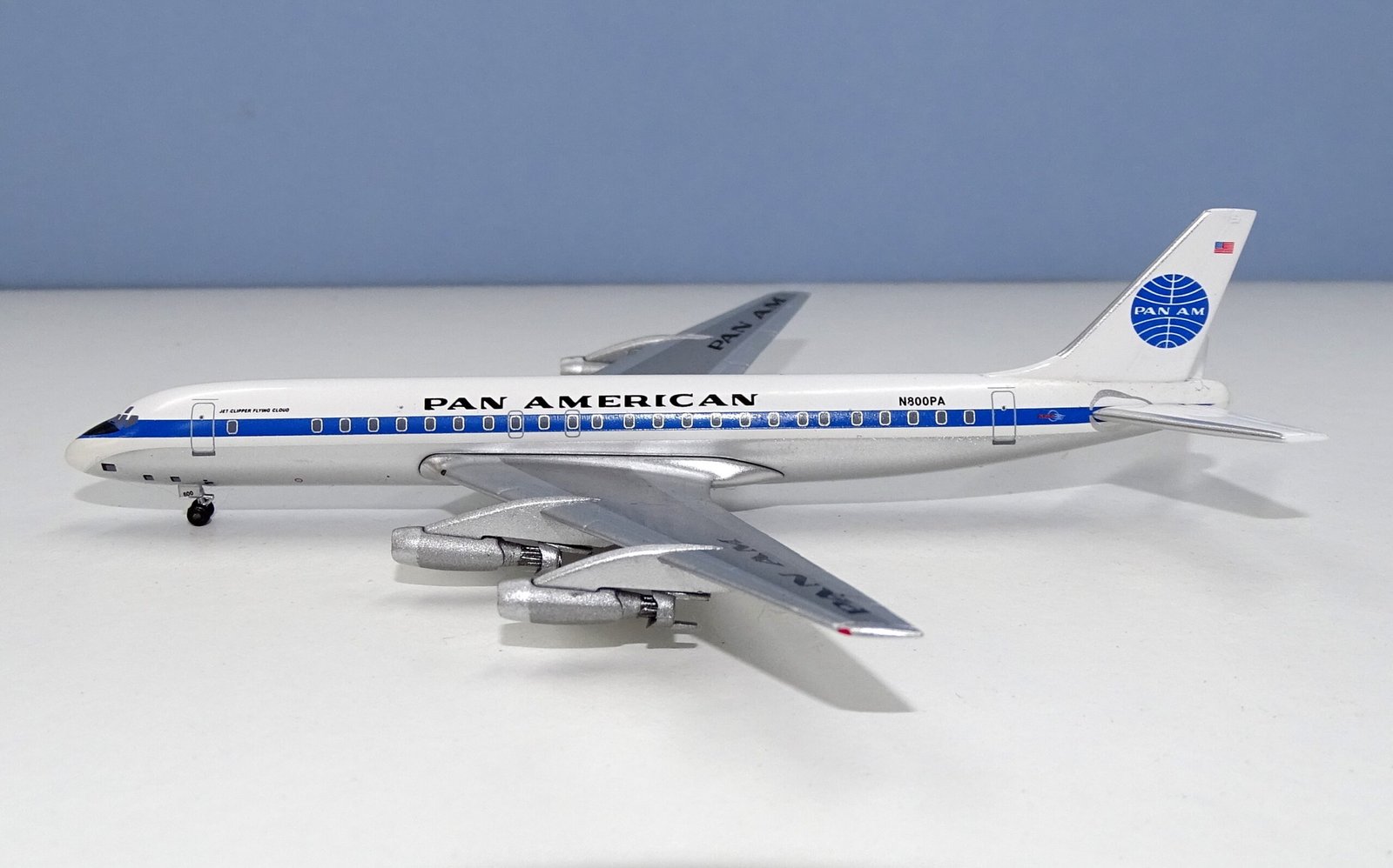 Pan Am Douglas DC-8-33 N800PA Aeroclassics 1:400 Scale Model Airliner