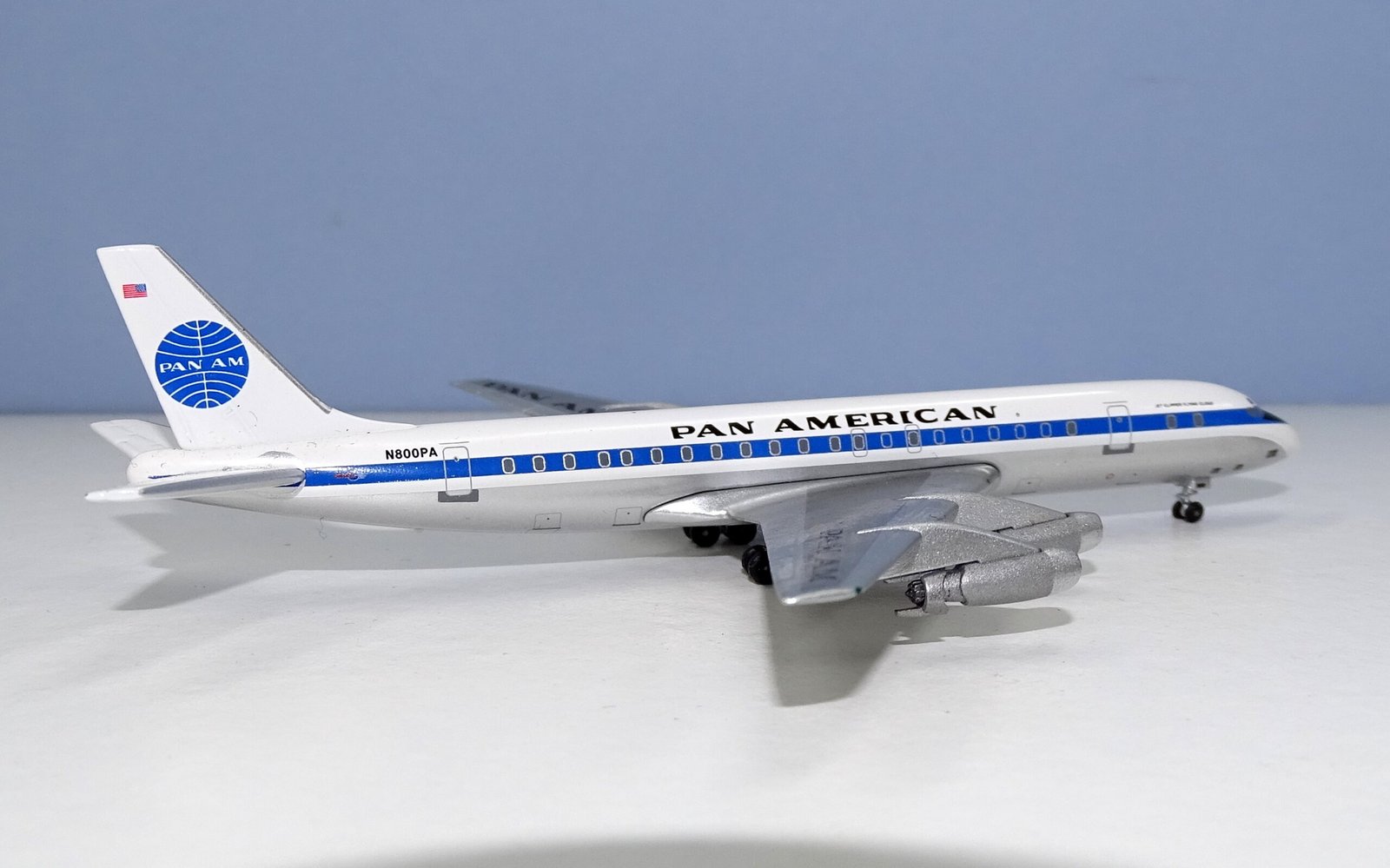 Pan Am Douglas DC-8-33 N800PA Aeroclassics 1:400 Scale Model Airliner