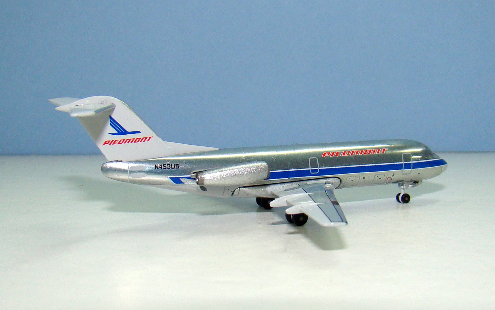 Piedmont Airlines Fokker 28-1000 N453US Aeroclassics 1:400 Scale Model Airliner