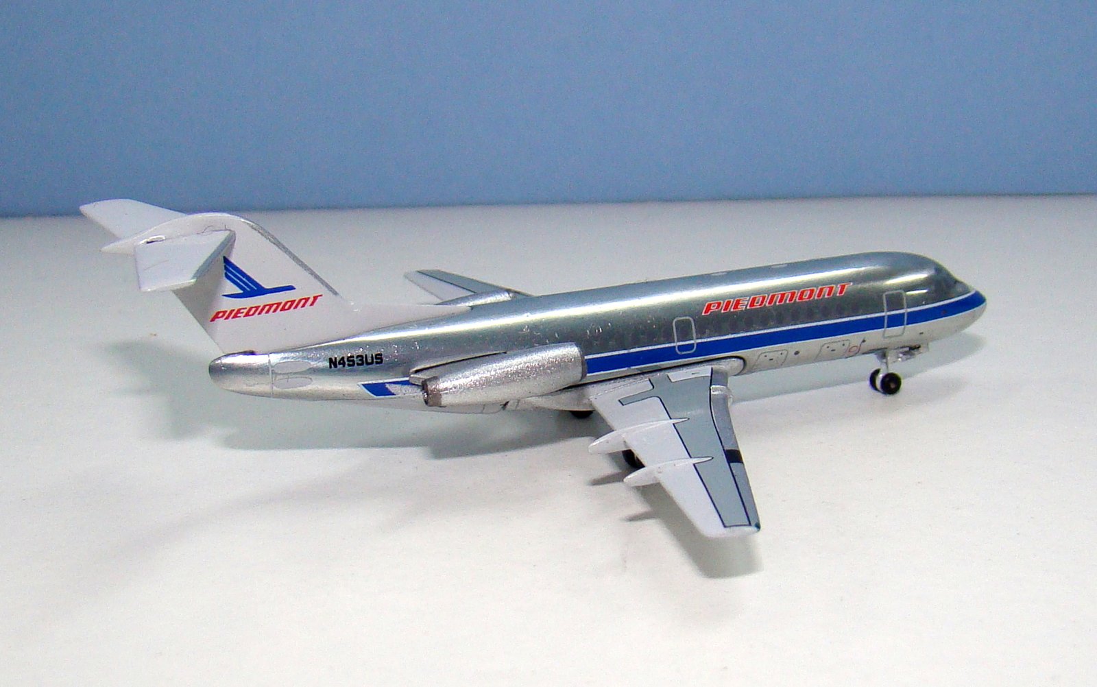 Piedmont Airlines Fokker 28-1000 N453US Aeroclassics 1:400 Scale Model Airliner