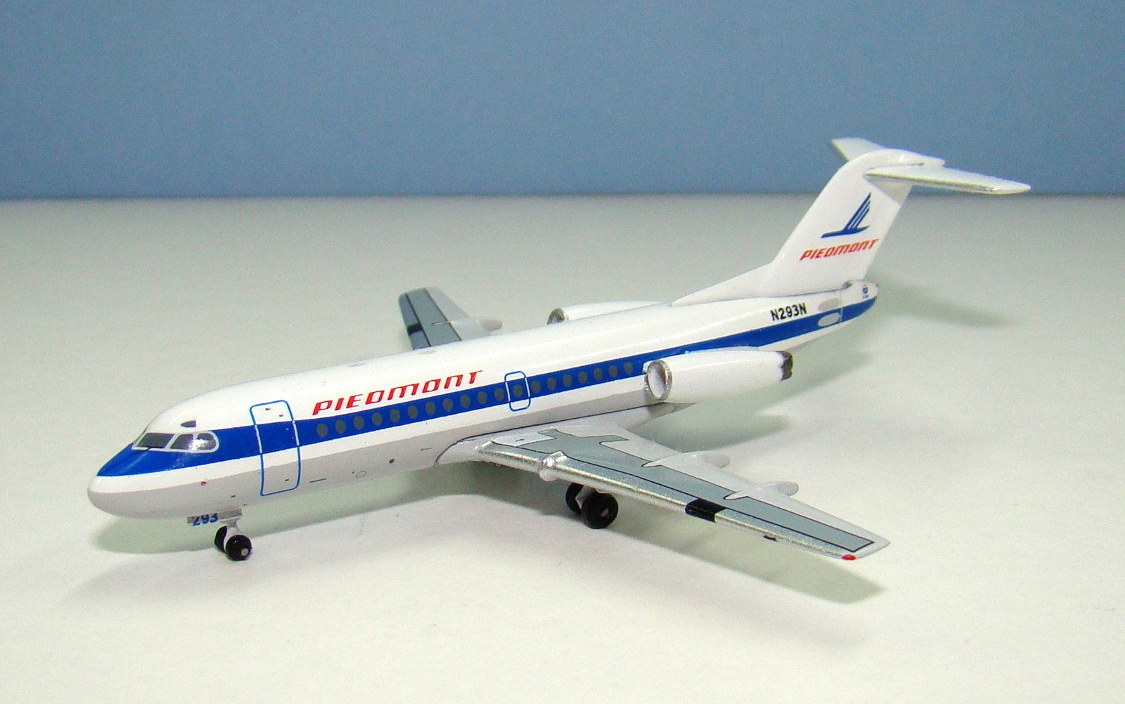 Piedmont Airlines Fokker 28-1000 N293N Aeroclassics 1:400 Scale Model Airliner