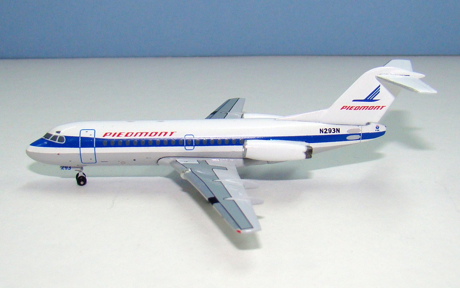 Piedmont Airlines Fokker 28-1000 N293N Aeroclassics 1:400 Scale Model Airliner