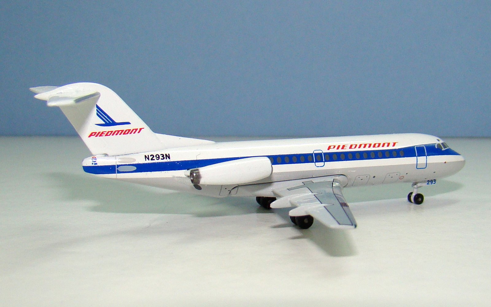 Piedmont Airlines Fokker 28-1000 N293N Aeroclassics 1:400 Scale Model Airliner