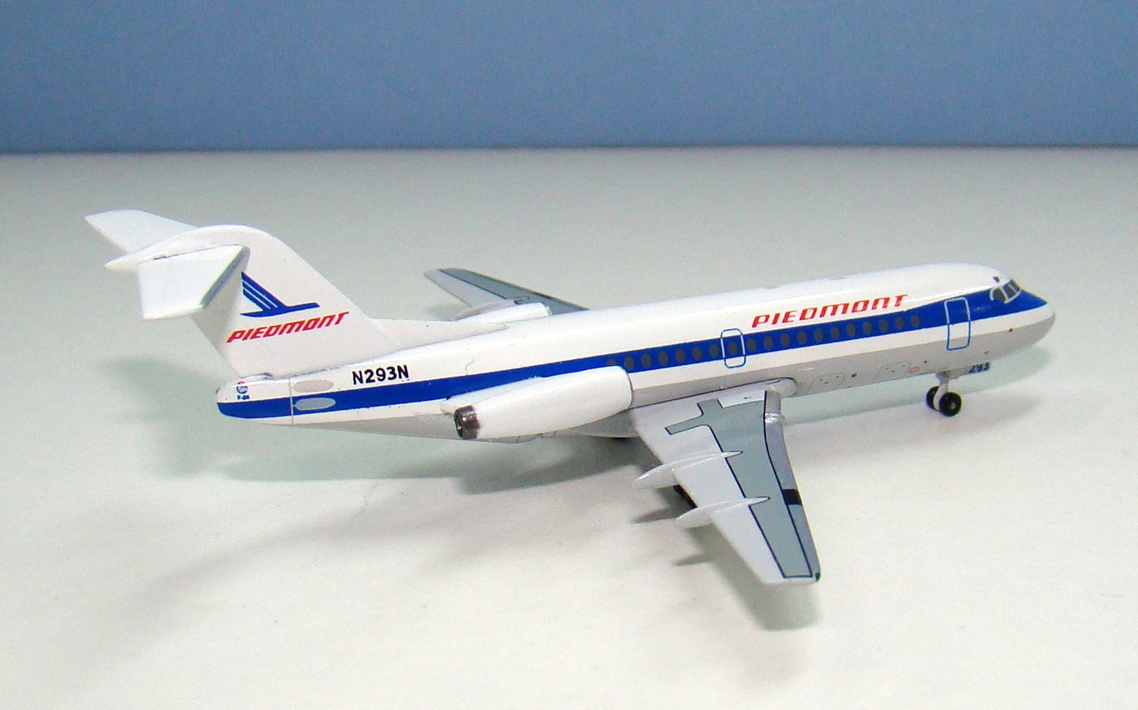 Piedmont Airlines Fokker 28-1000 N293N Aeroclassics 1:400 Scale Model Airliner