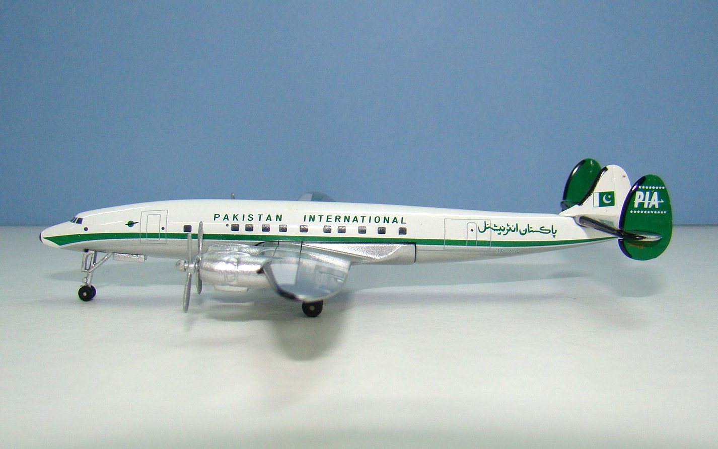 PIA Lockheed L-1049H Super Constellation AP-AJZ Aeroclassics 1:400 Scale Model Airliner