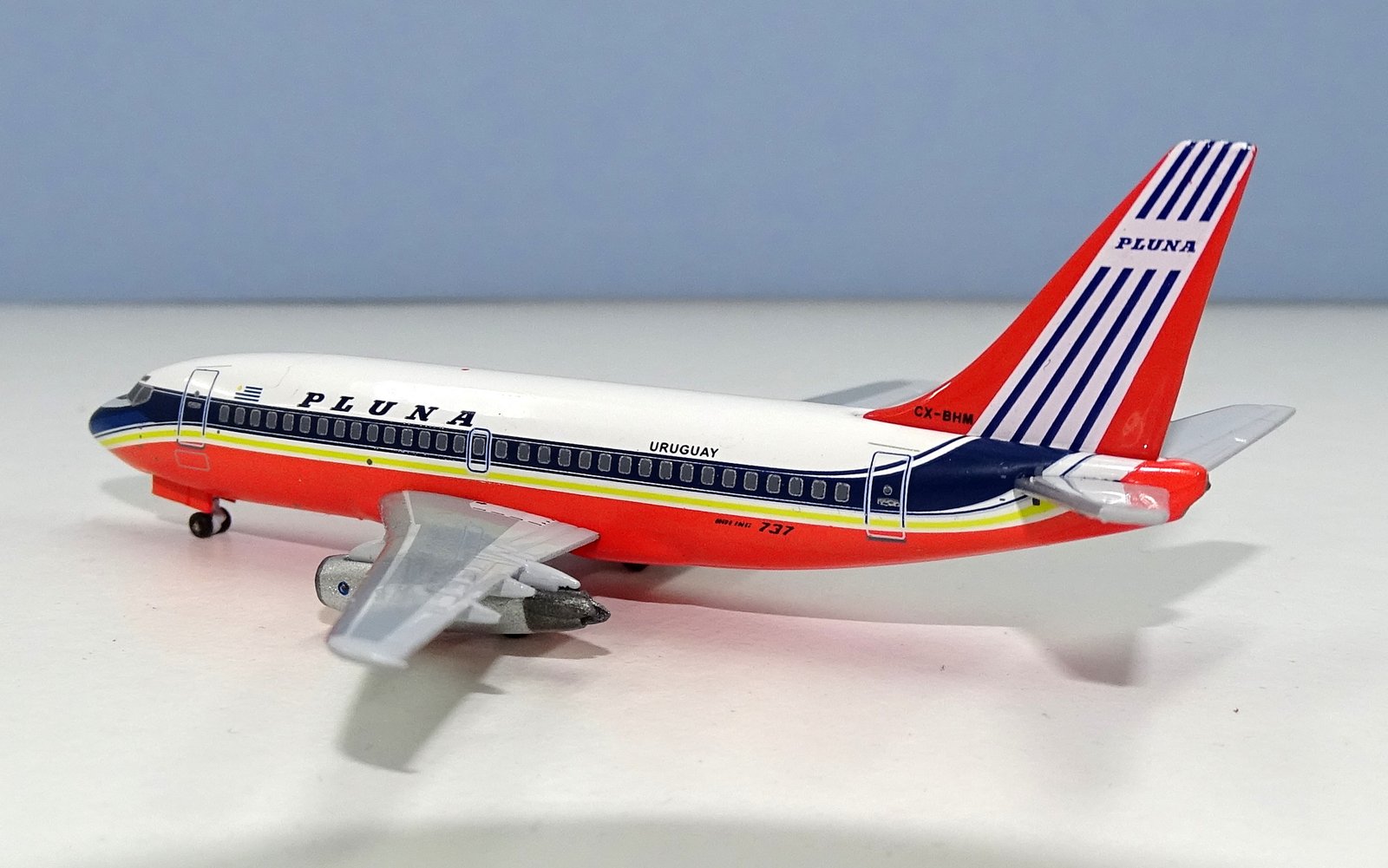 PLUNA Boeing 737-2A3 CX-BHM Aeroclassics 1:400 Scale Models