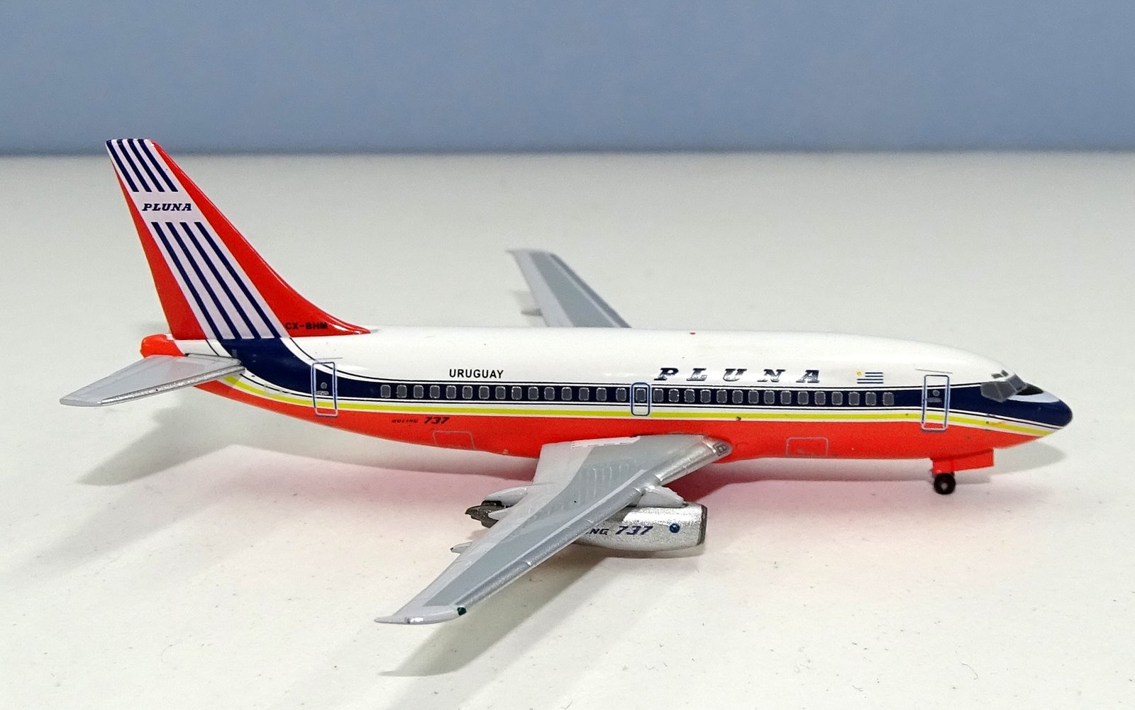PLUNA Boeing 737-2A3 CX-BHM Aeroclassics 1:400 Scale Models