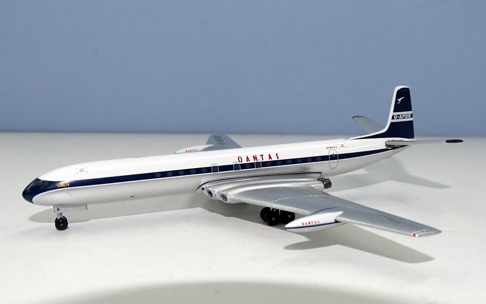 Qantas de Havilland Comet IV G-APDR 1:400 Scale Aeroclassics Model