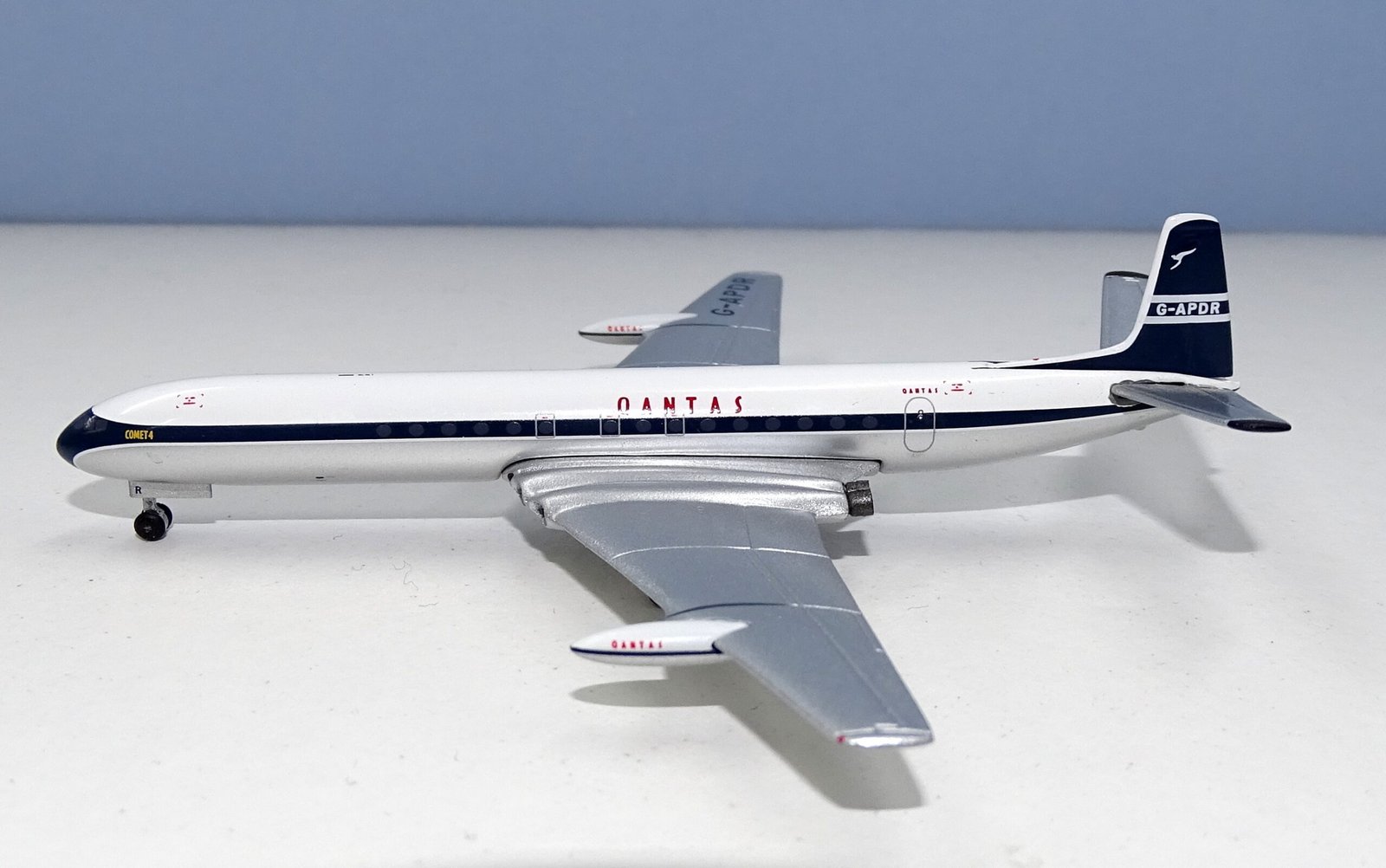 Qantas de Havilland Comet IV G-APDR 1:400 Scale Aeroclassics Model