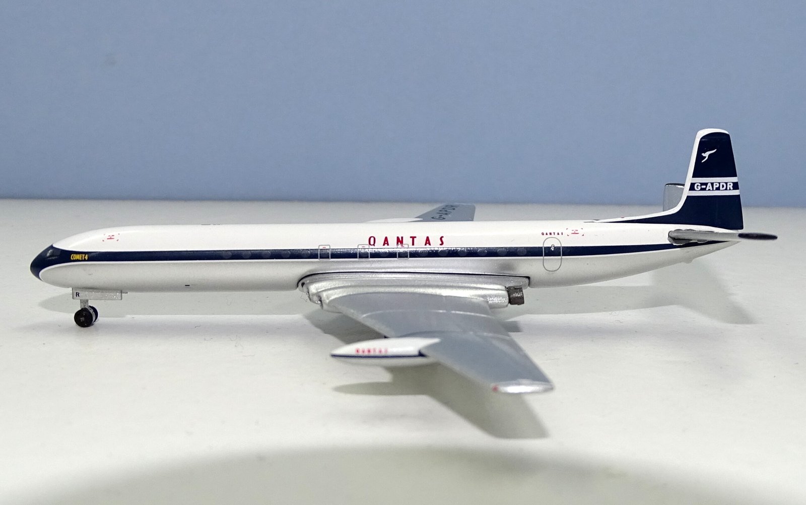 Qantas de Havilland Comet IV G-APDR 1:400 Scale Aeroclassics Model