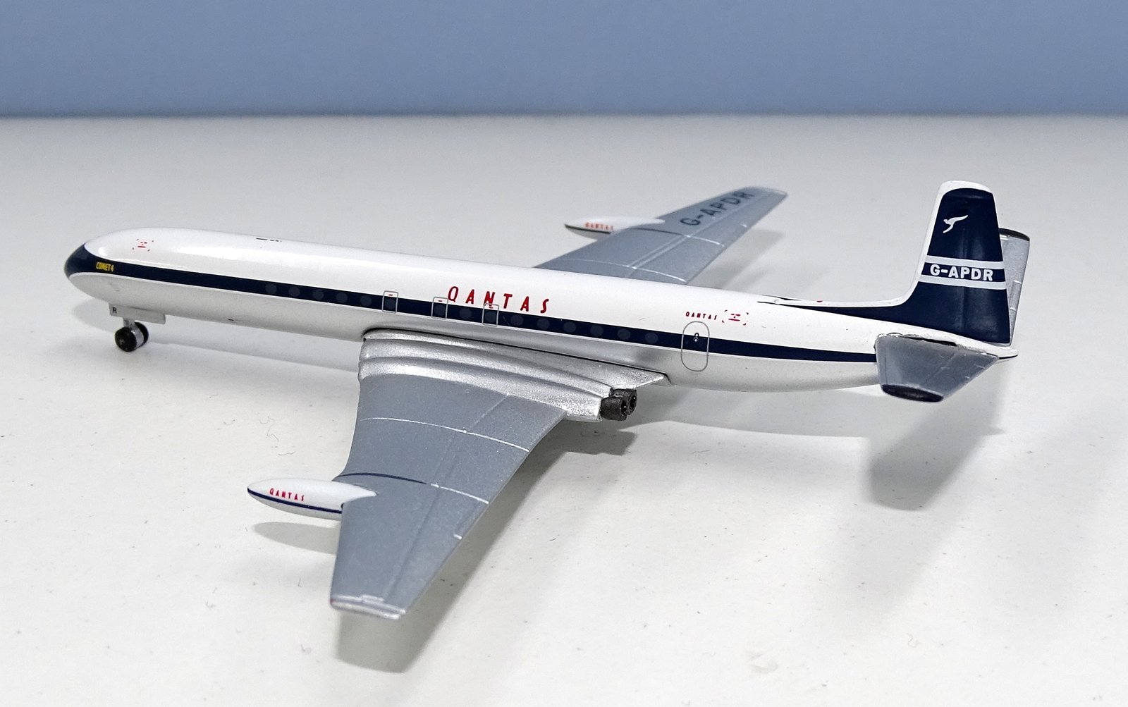 Qantas de Havilland Comet IV G-APDR 1:400 Scale Aeroclassics Model