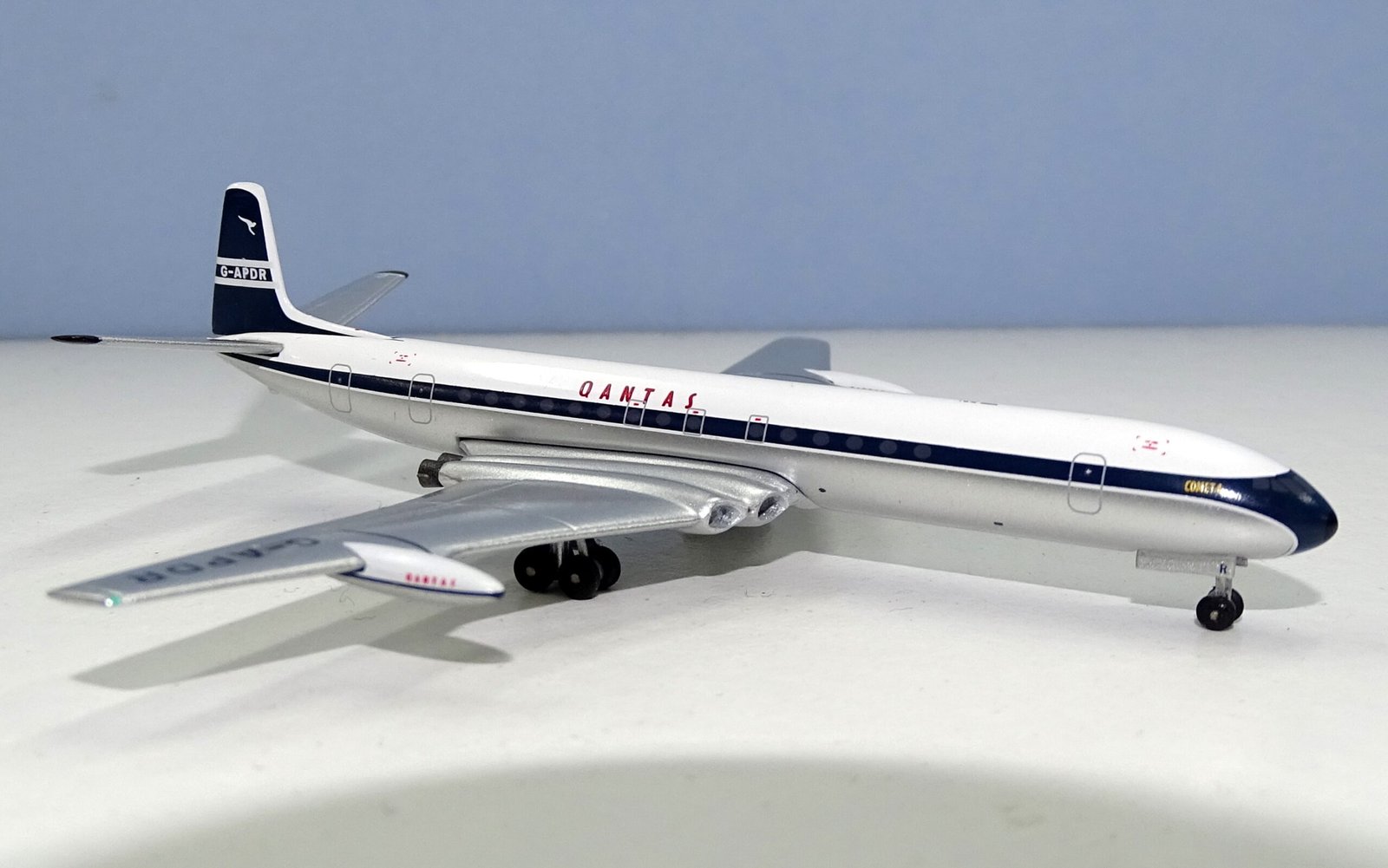 Qantas de Havilland Comet IV G-APDR 1:400 Scale Aeroclassics Model