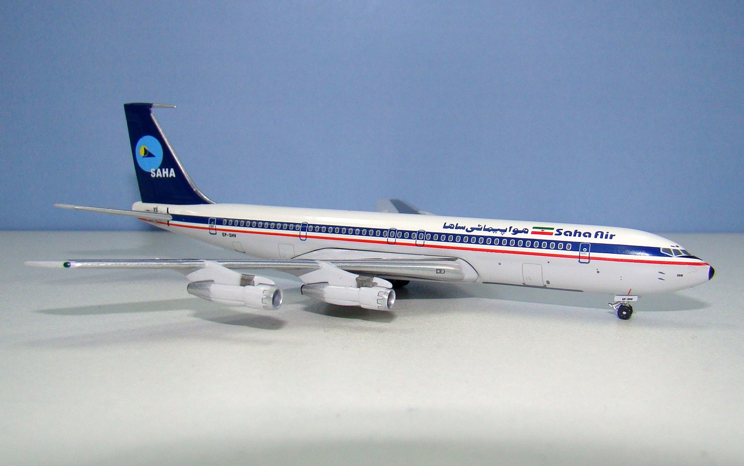 Saha Air Lines Boeing 707-3J9C EP-SHV Aeroclassics 1:400 Scale Model Airliner