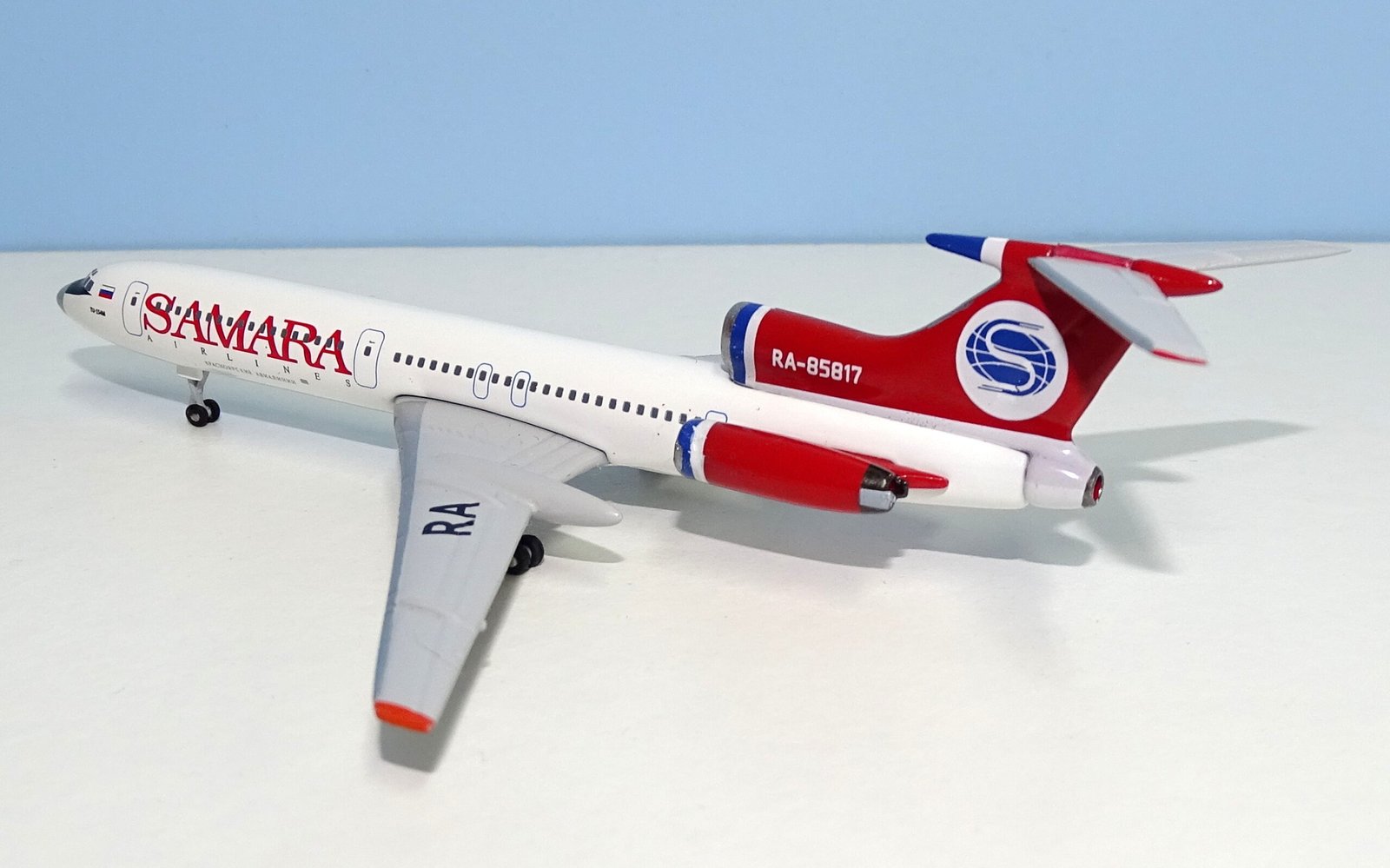Samara Airlines Tupolev Tu-154M RA-85817, Aeroclassics 1:400 Scale Model