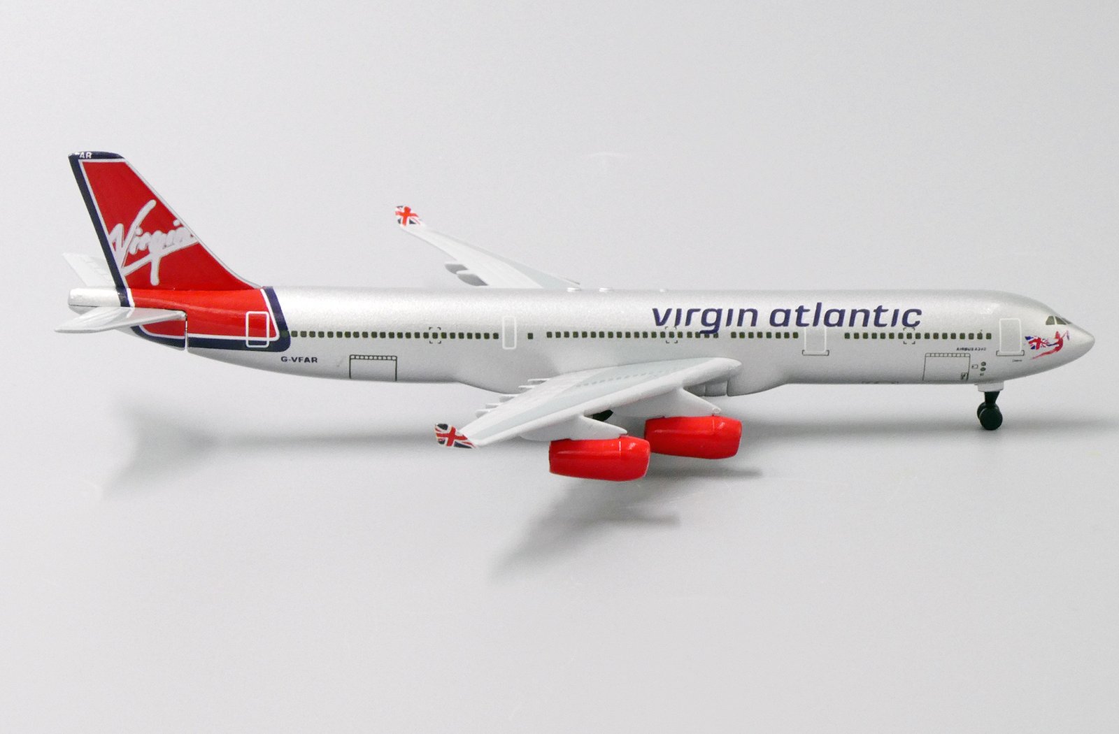 Virgin Atlantic Airbus A340-300 G-VFAR Sonic Wings 1:400 Scale