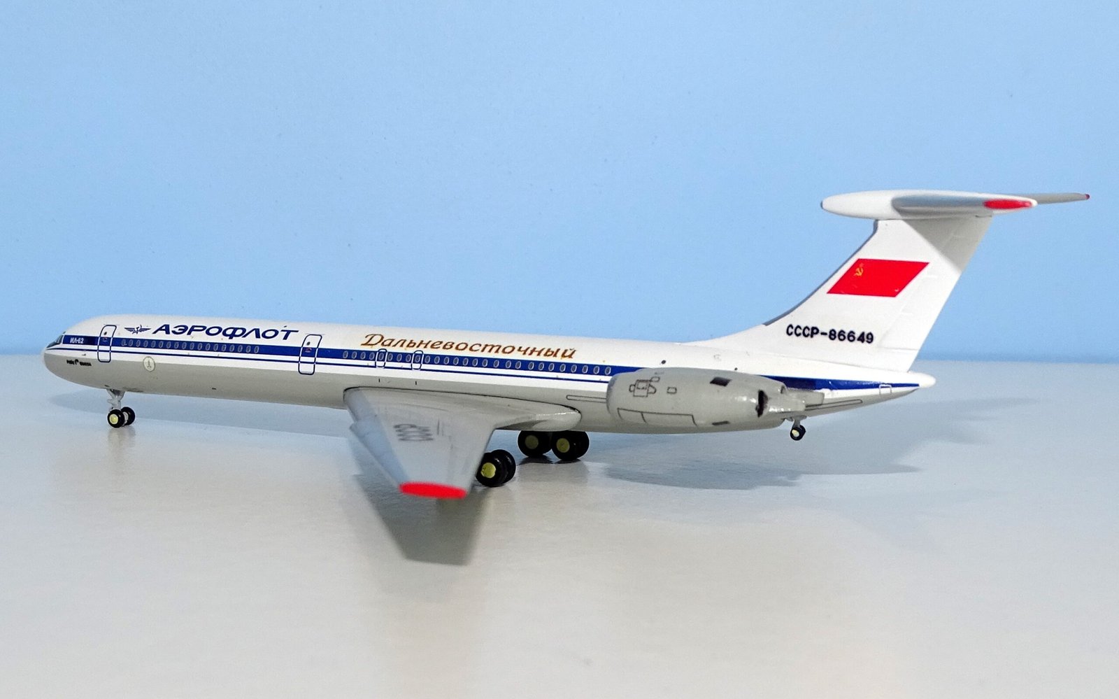 Aeroflot Il-62 CCCP-86649 Custom model by DT Customs with 3D printed NK-8-4 engines - Gemini IL-62M base mould