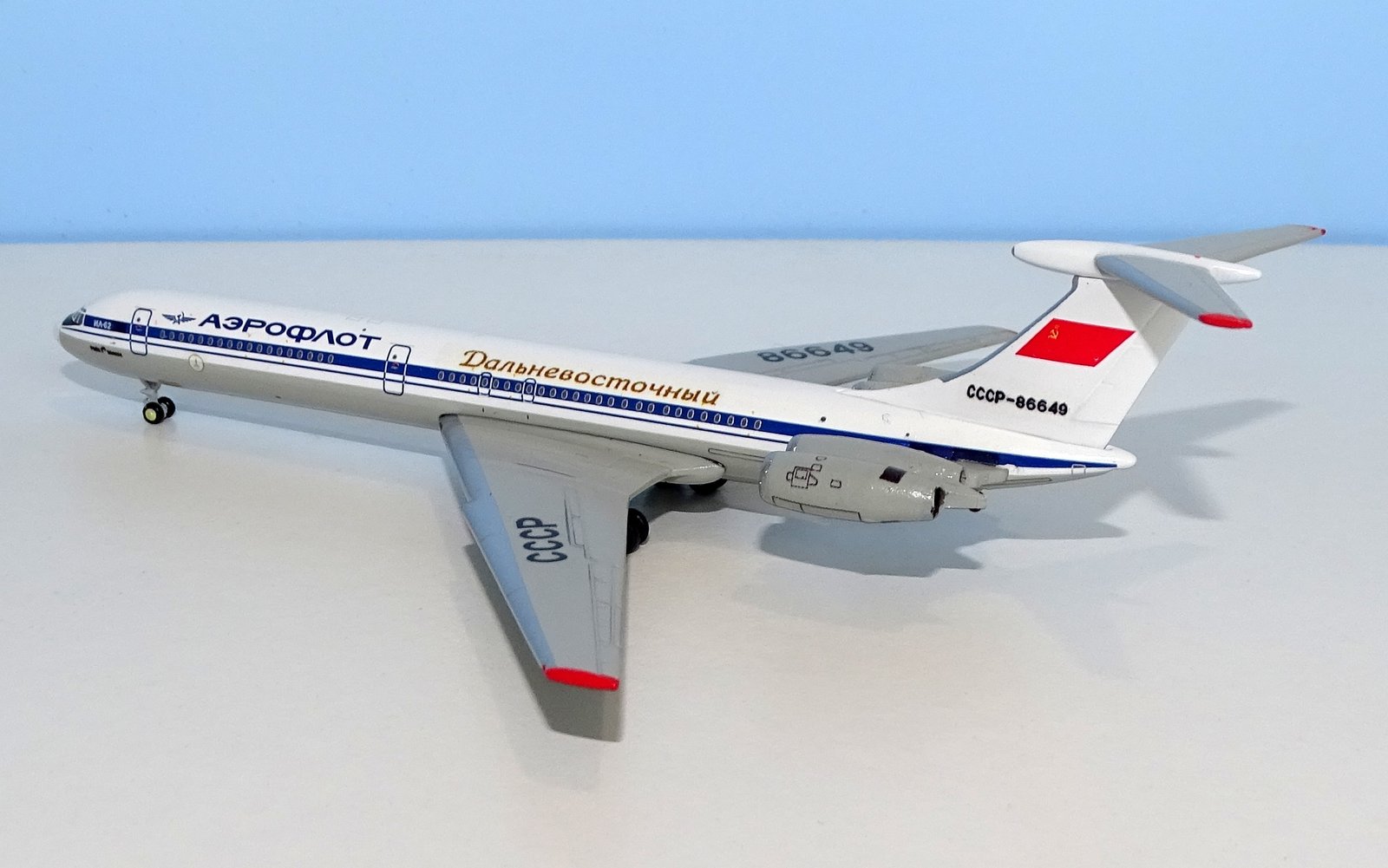 Aeroflot Il-62 CCCP-86649 Custom model by DT Customs with 3D printed NK-8-4 engines - Gemini IL-62M base mould