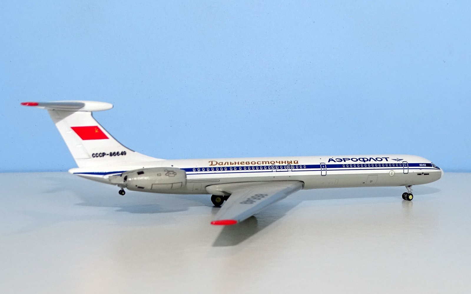 Aeroflot Il-62 CCCP-86649 Custom model by DT Customs with 3D printed NK-8-4 engines - Gemini IL-62M base mould