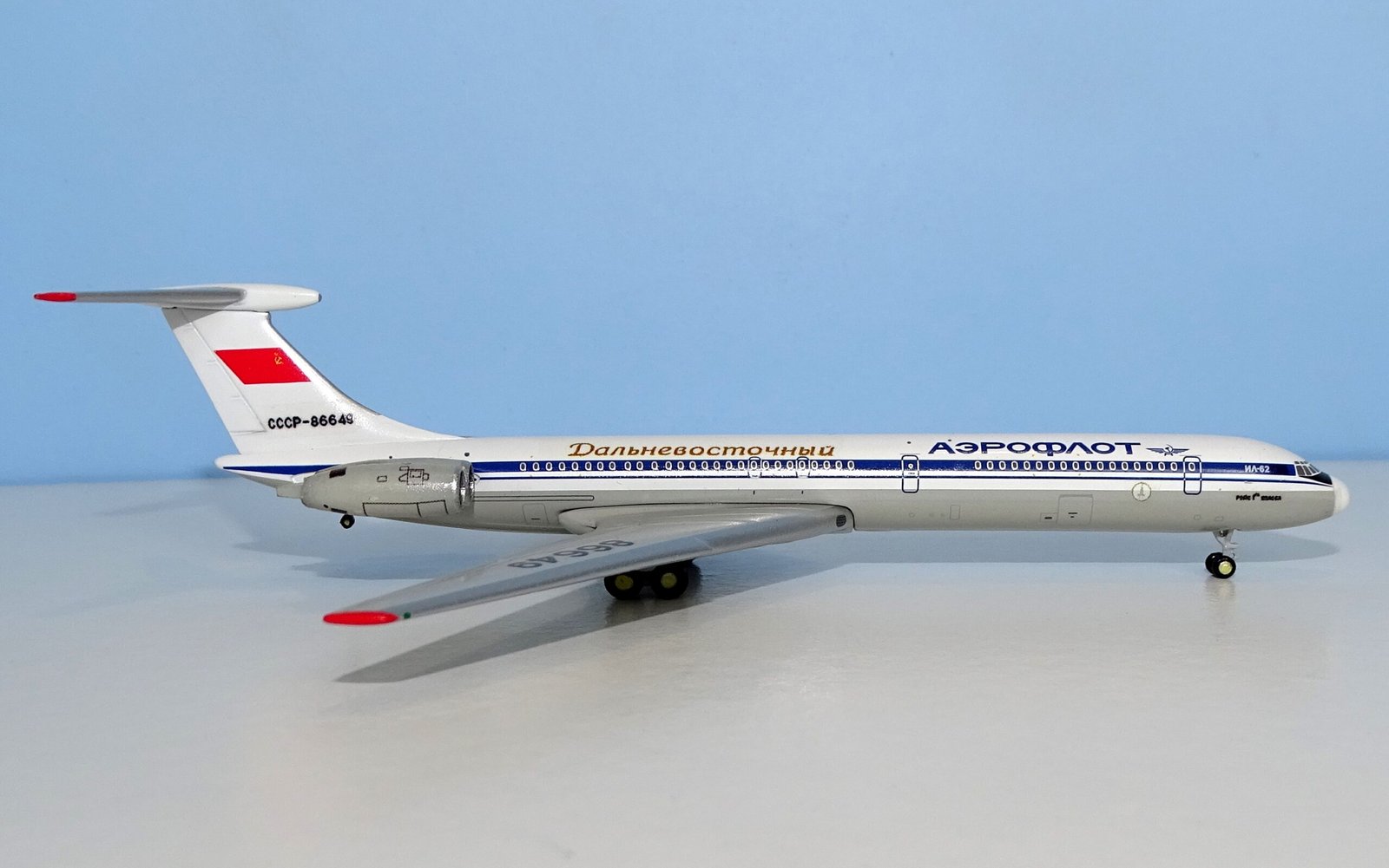 Aeroflot Il-62 CCCP-86649 Custom model by DT Customs with 3D printed NK-8-4 engines - Gemini IL-62M base mould