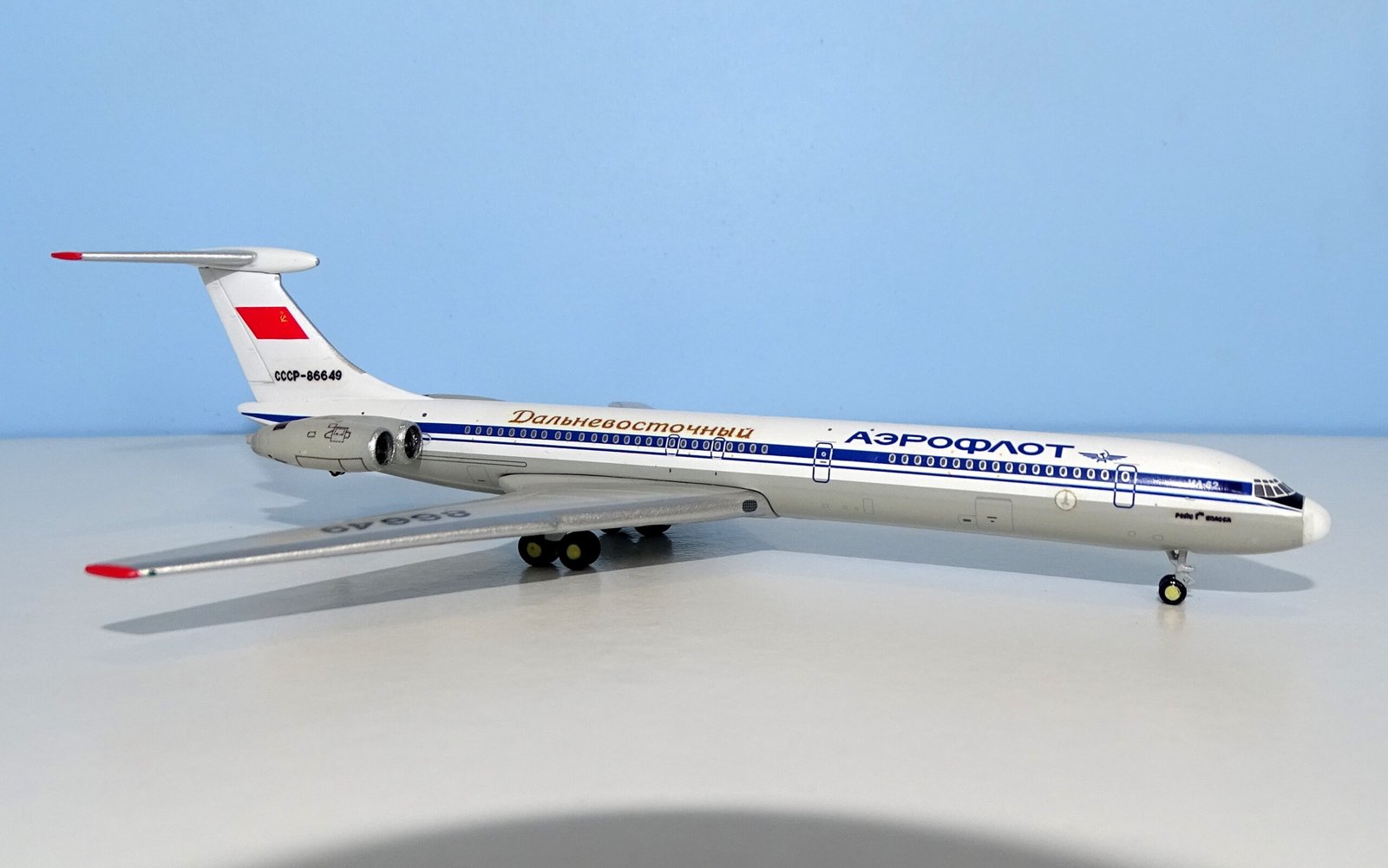 Aeroflot Il-62 CCCP-86649 Custom model by DT Customs with 3D printed NK-8-4 engines - Gemini IL-62M base mould