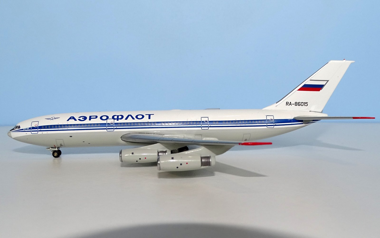 Aeroflot Ilyushin Il-86 RA-86015 by Gemini Jets