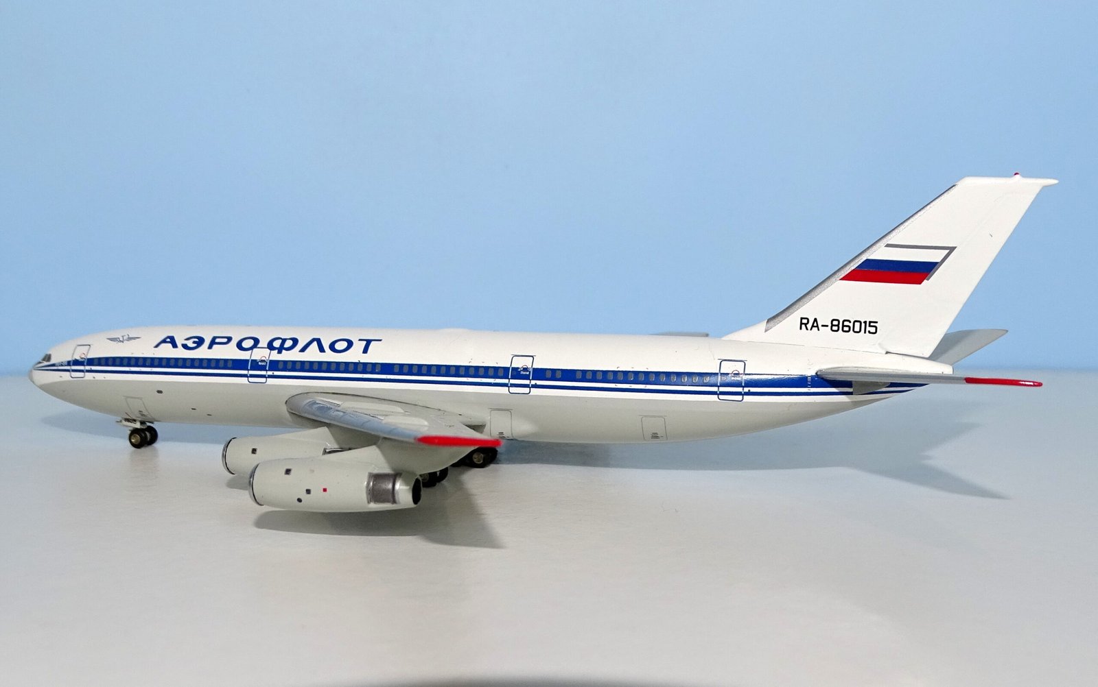 Aeroflot Ilyushin Il-86 RA-86015 by Gemini Jets