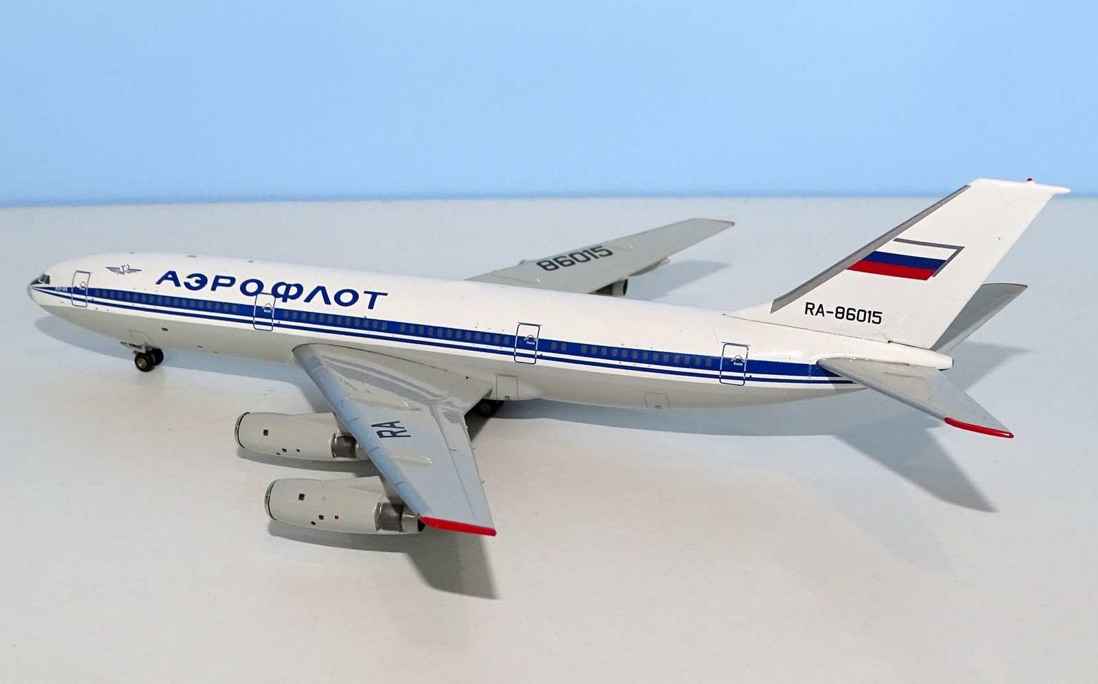 Aeroflot Ilyushin Il-86 RA-86015 by Gemini Jets