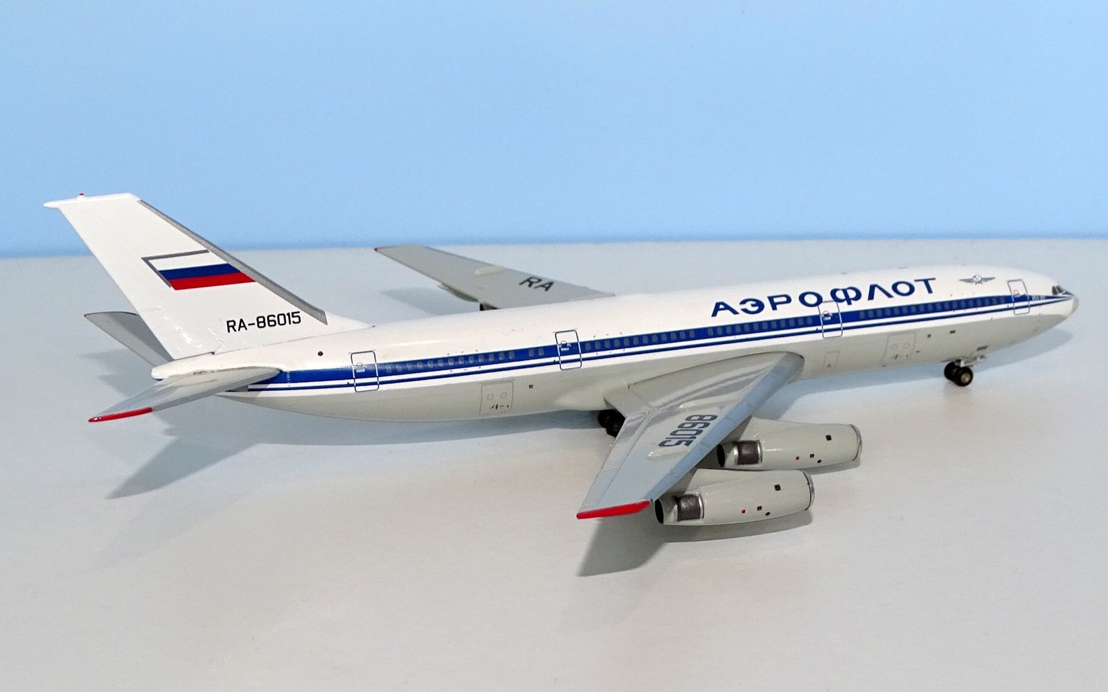 Aeroflot Ilyushin Il-86 RA-86015 by Gemini Jets