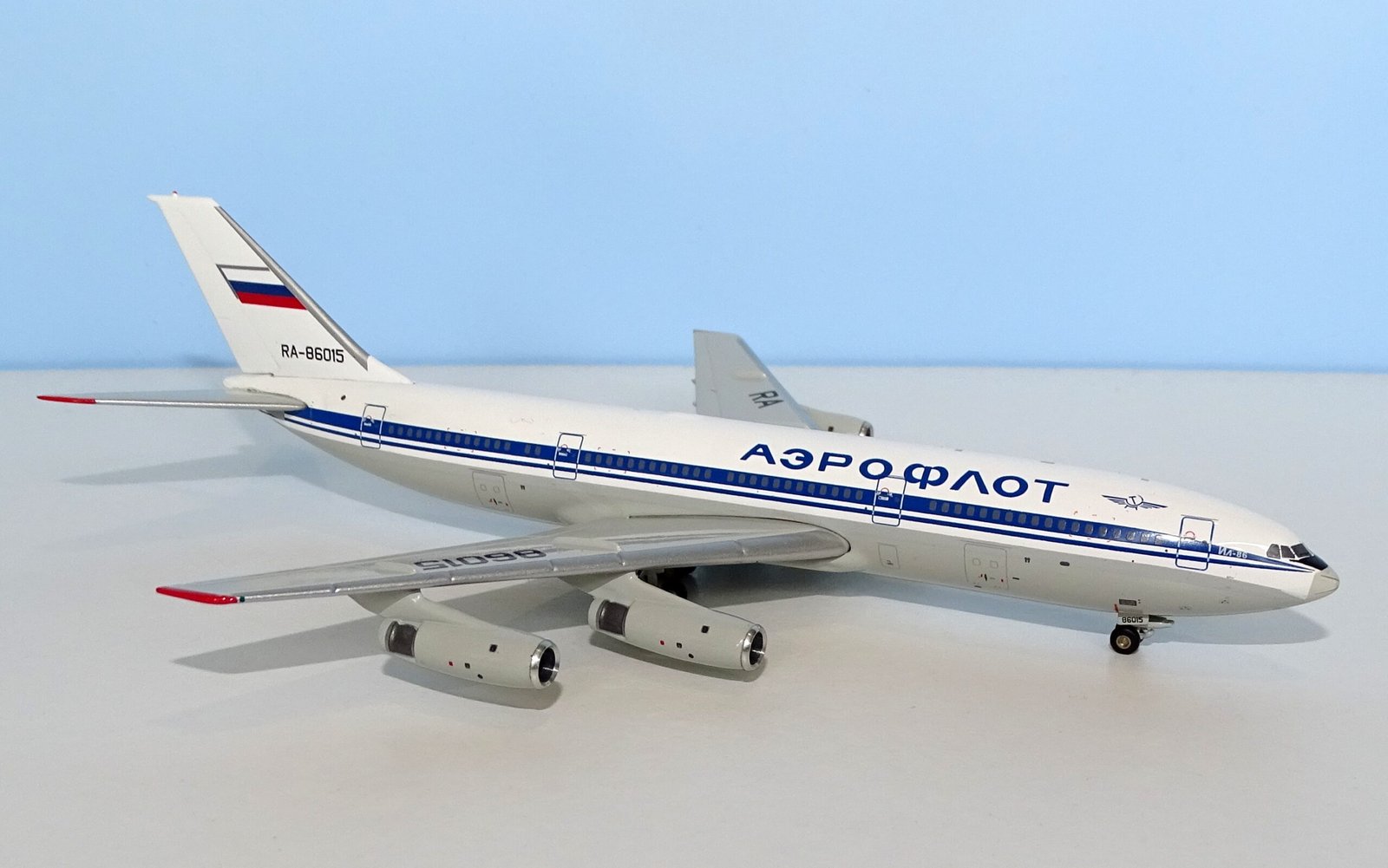 Aeroflot Ilyushin Il-86 RA-86015 by Gemini Jets