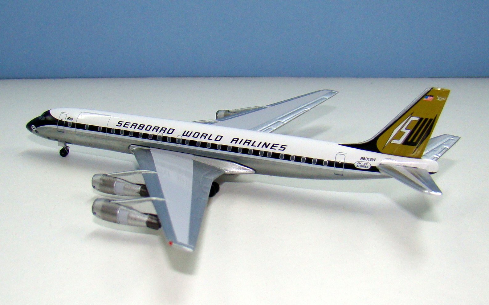 Seaboard World Airlines Douglas DC-8F-55 N801SW Aeroclassics 1:400 Scale Model Airliner