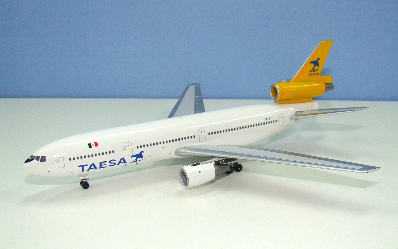 TAESA McDonnell Douglas DC-10-30 XA-SYE Aeroclassics 1:400 Scale Model Airliner