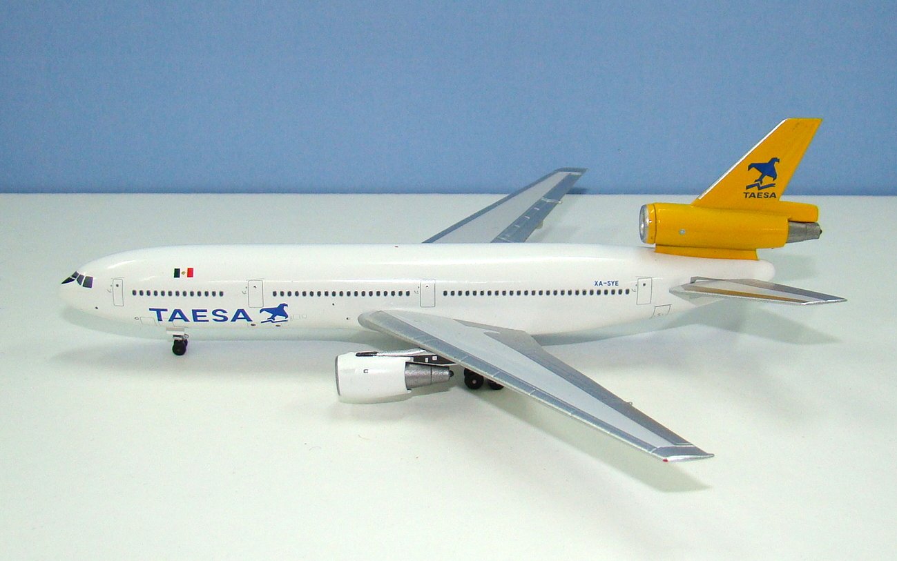 TAESA McDonnell Douglas DC-10-30 XA-SYE Aeroclassics 1:400 Scale Model Airliner