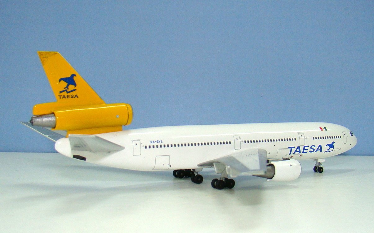 TAESA McDonnell Douglas DC-10-30 XA-SYE Aeroclassics 1:400 Scale Model Airliner