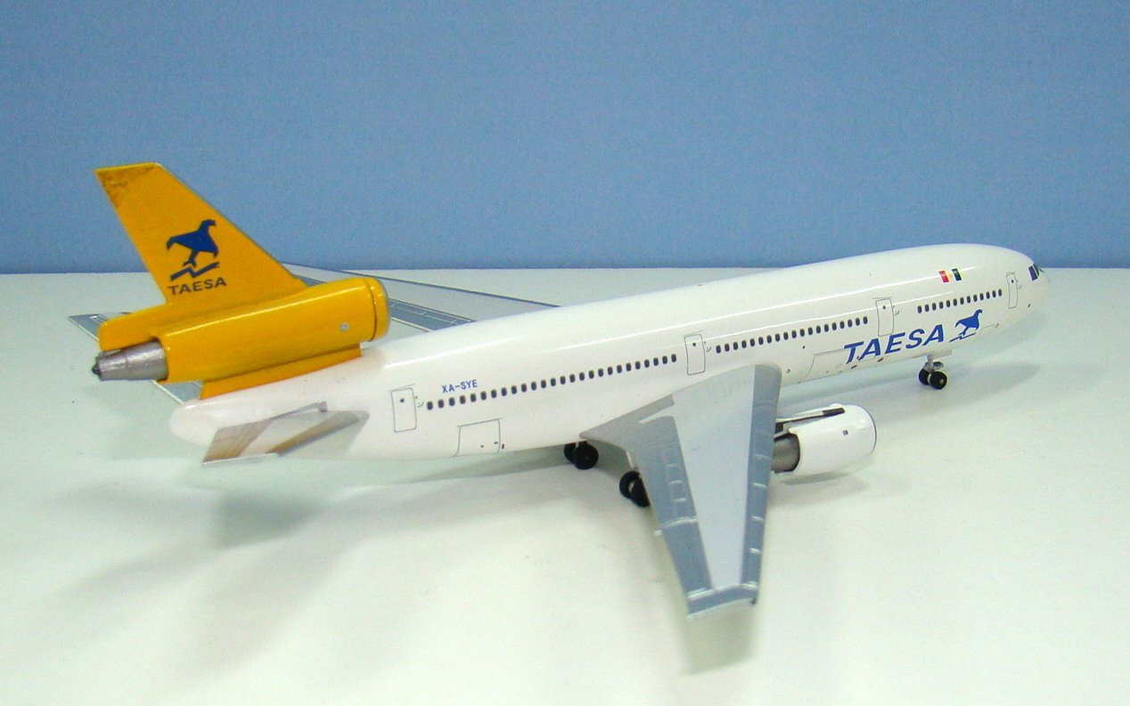 TAESA McDonnell Douglas DC-10-30 XA-SYE Aeroclassics 1:400 Scale Model Airliner