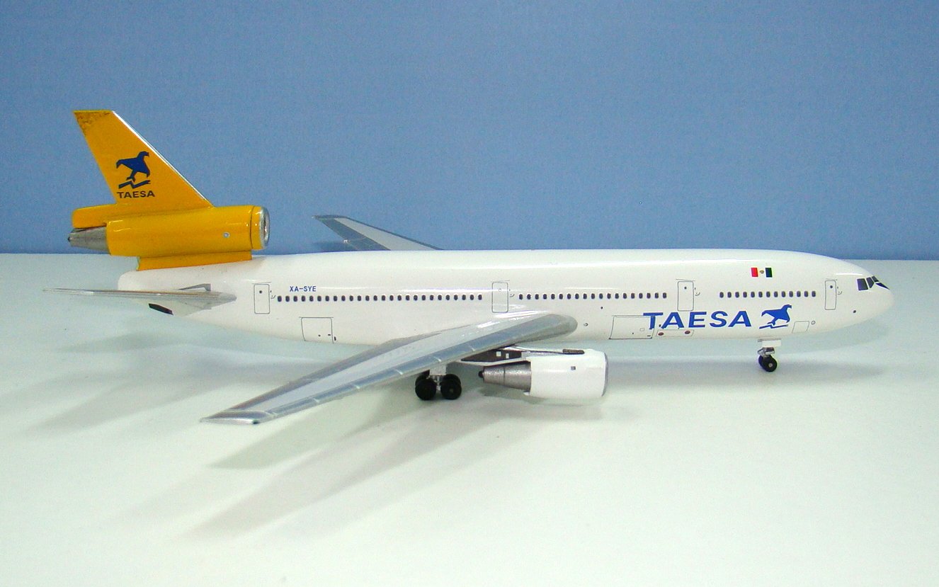 TAESA McDonnell Douglas DC-10-30 XA-SYE Aeroclassics 1:400 Scale Model Airliner